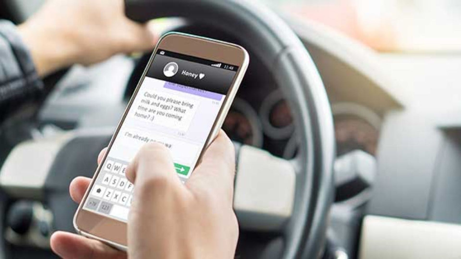 El correcto uso del móvil y GPS en el coche