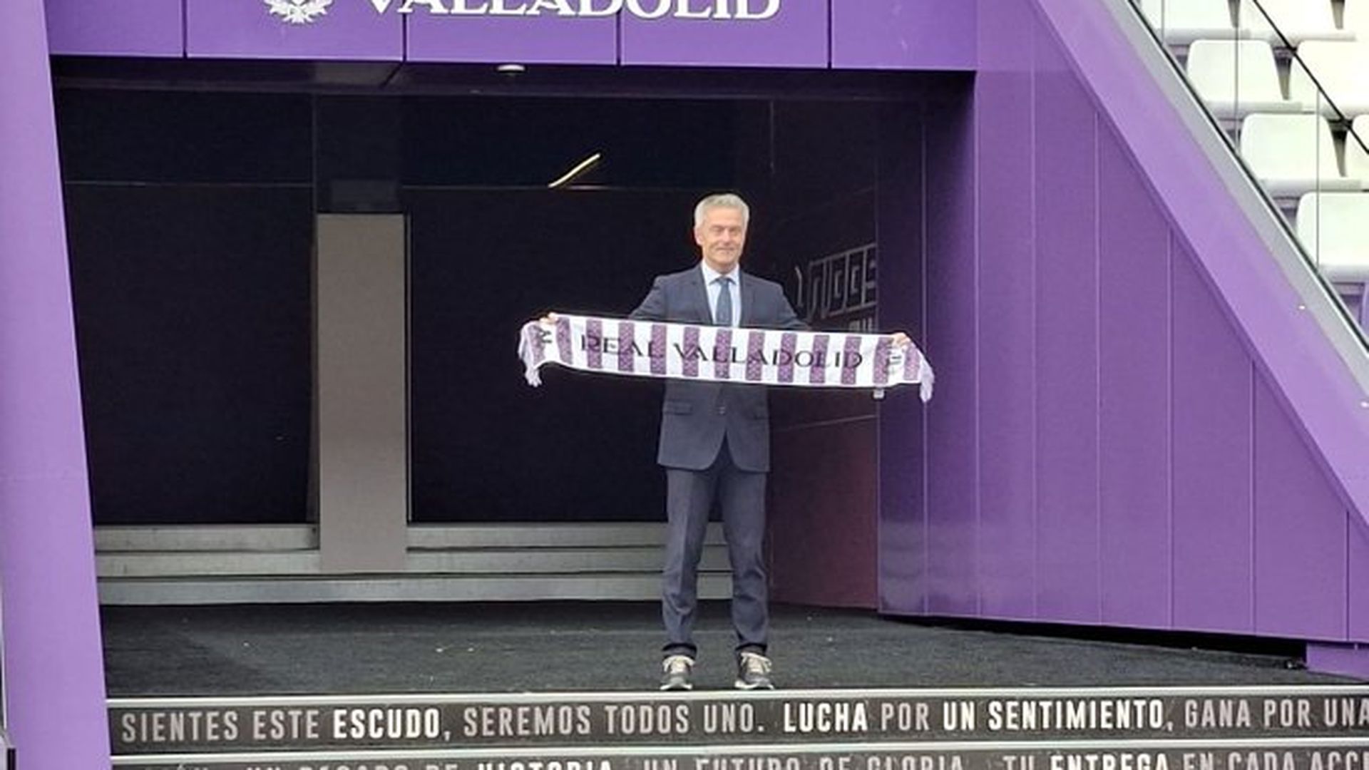 Fran Escribá, presentado como entrenador del Real Valladolid.