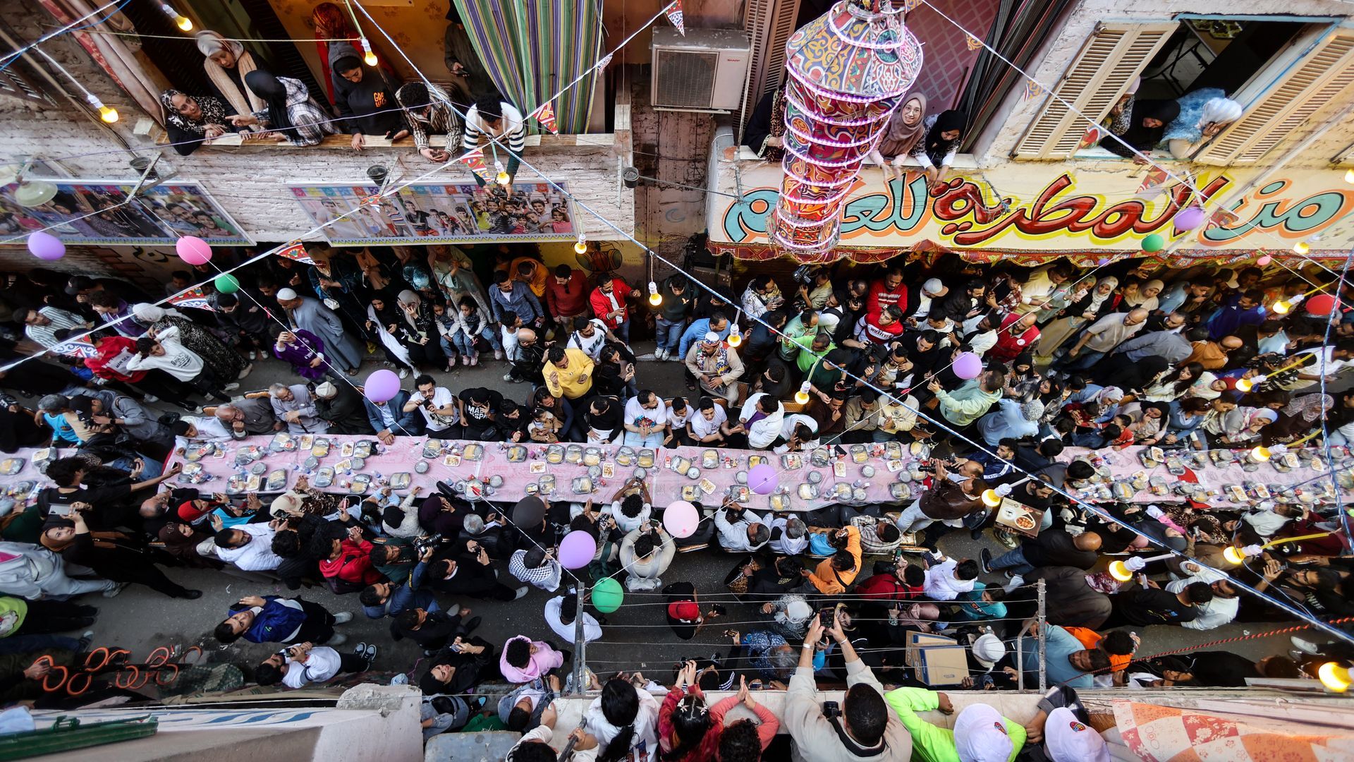 'Iftar' en El Cairo durante la celebración del ramadán