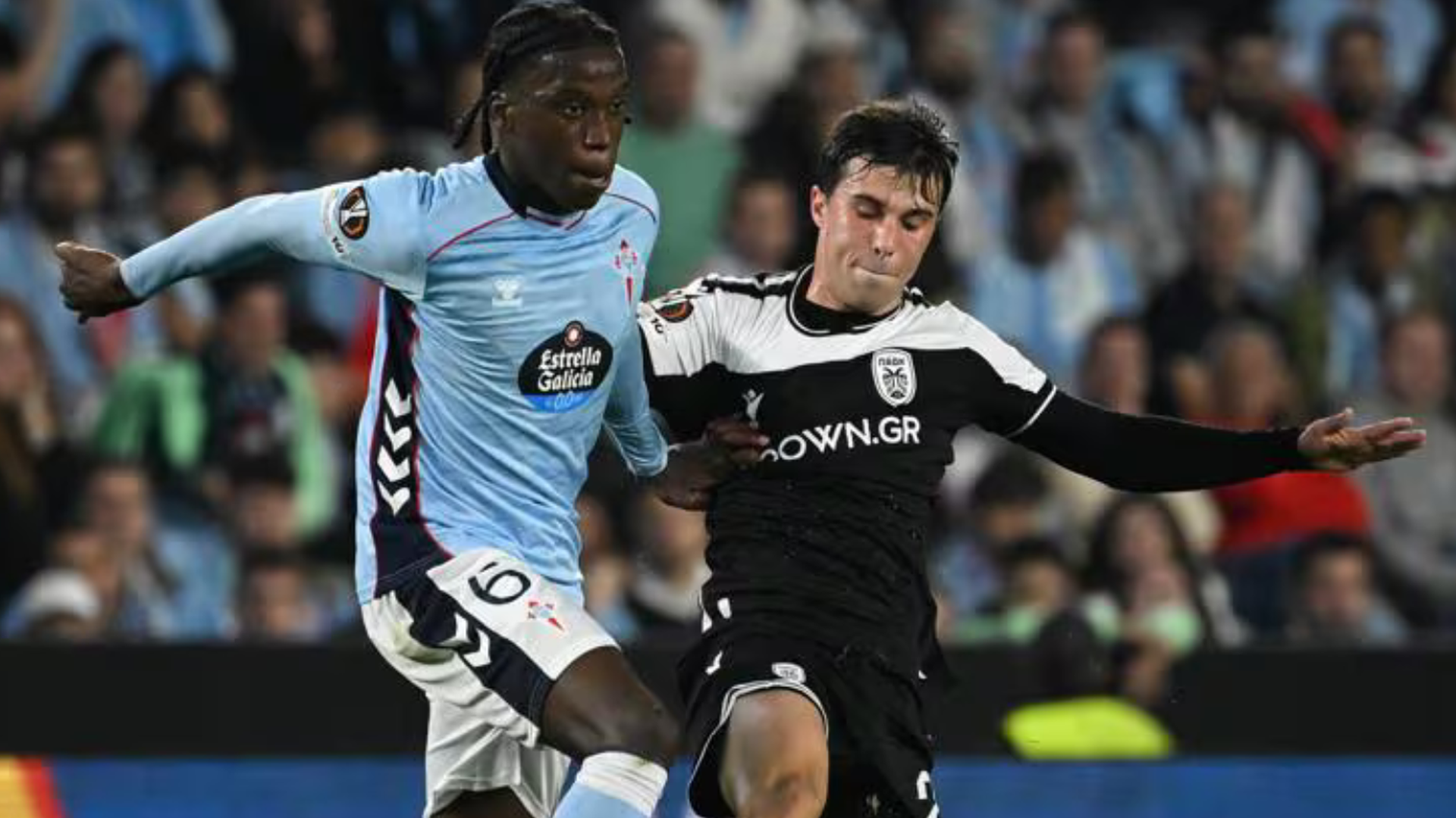 Ilaix Moriba ante el PAOK Salónica en Balaídos