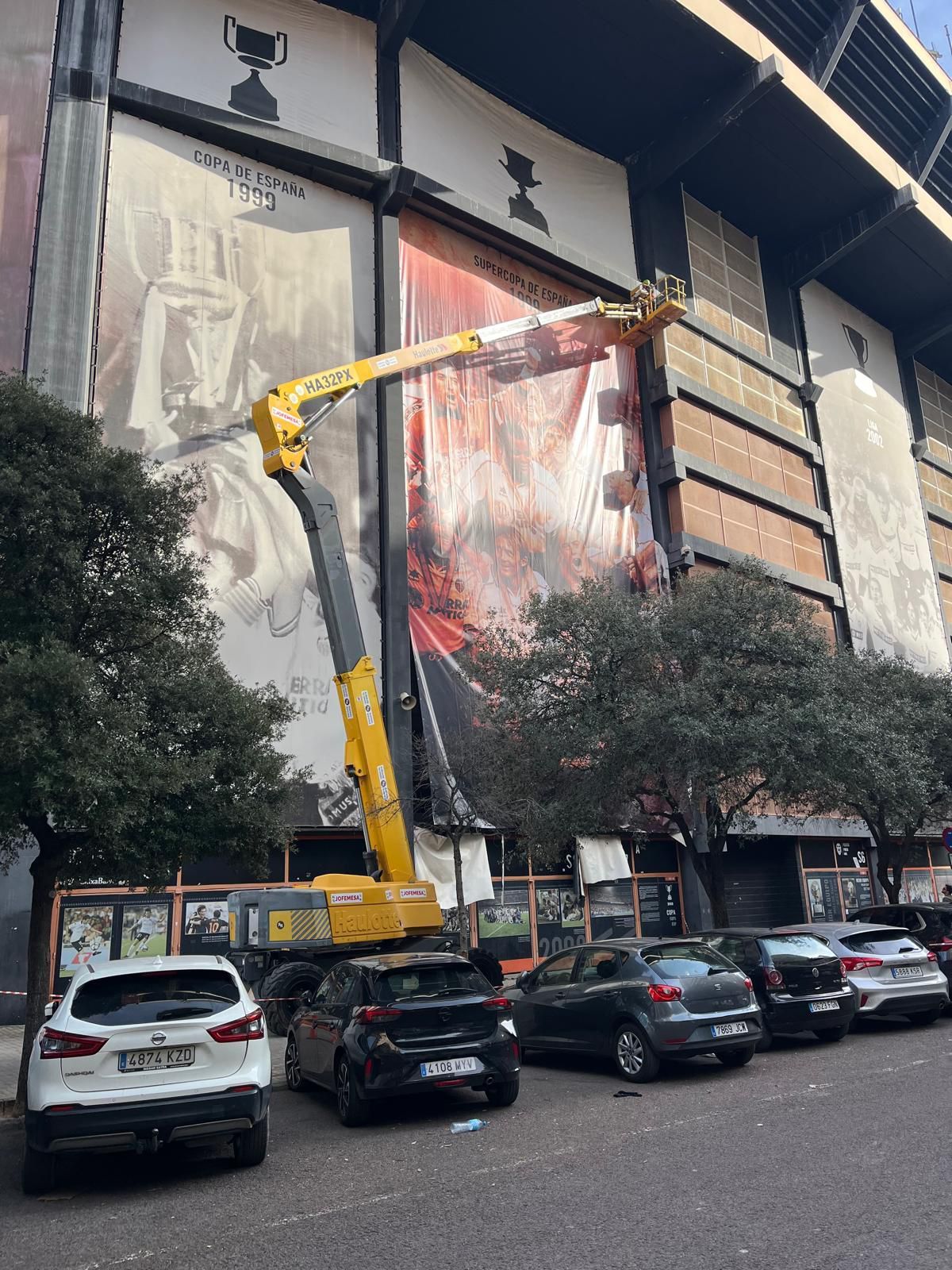 Lona de Mestalla reparada