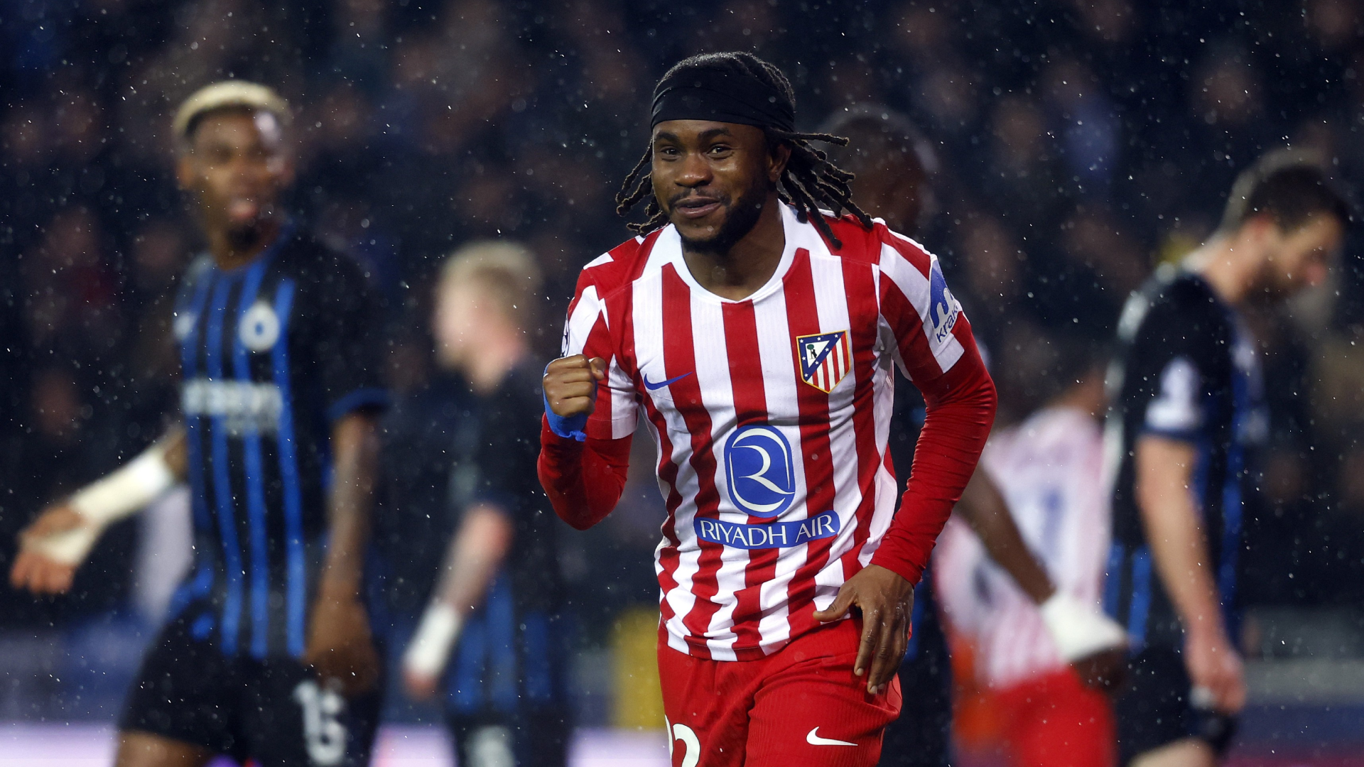 Lookman celebra su gol ante el Brujas