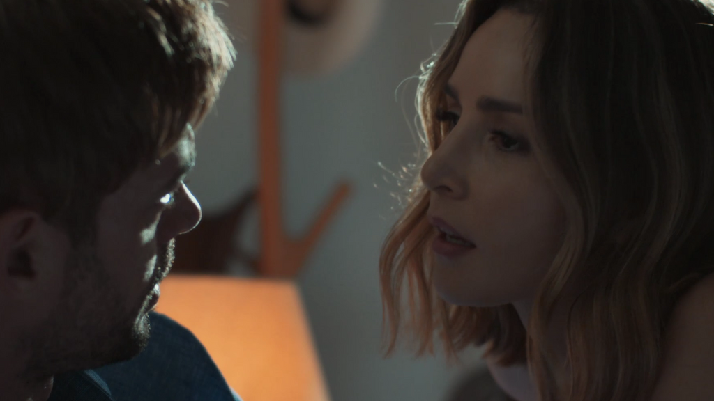 Lucía se mete en la cama de Sebastián para pedirle otra oportunidad