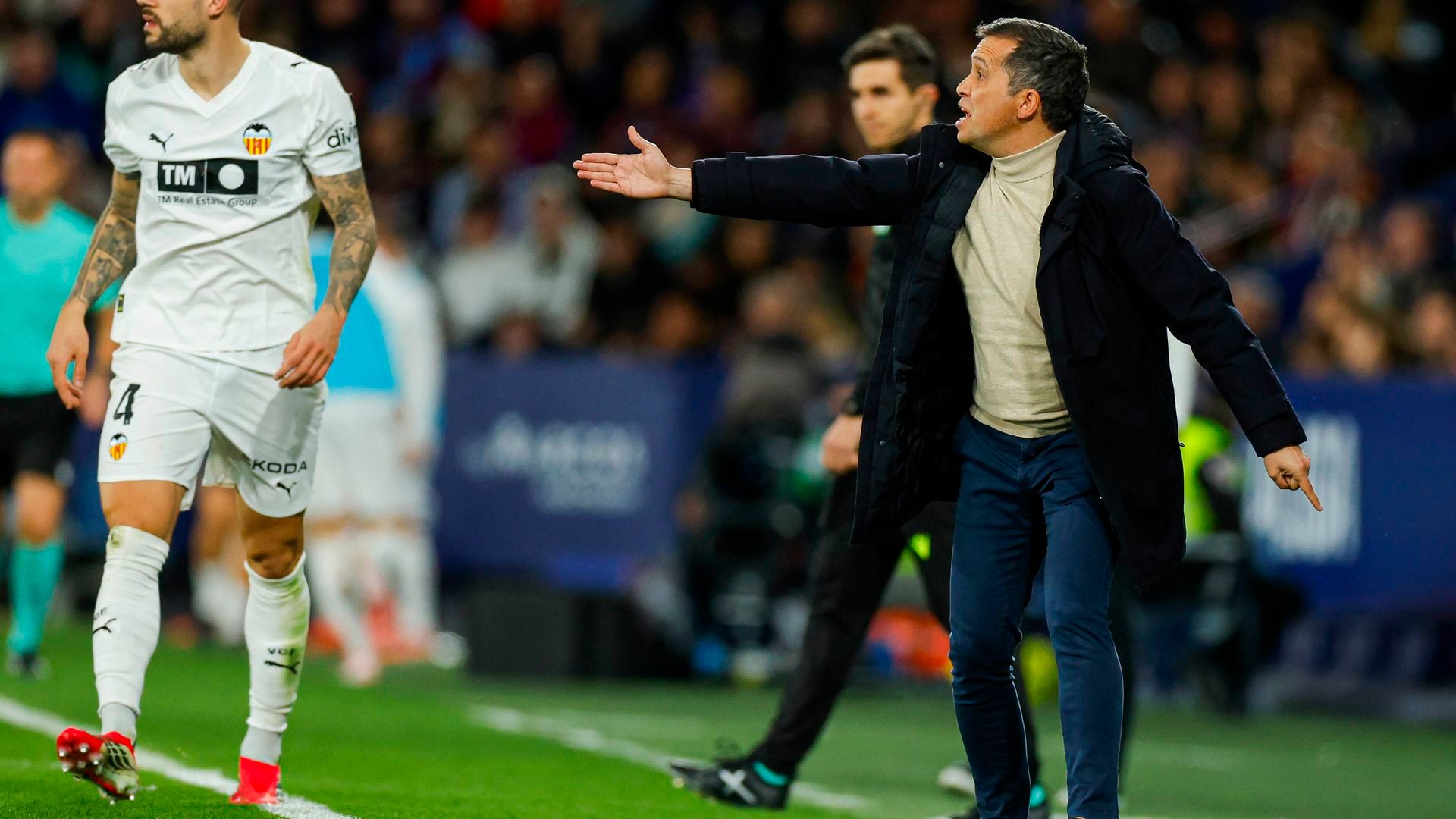 Luís Castro, durante el Levante - Villarreal.