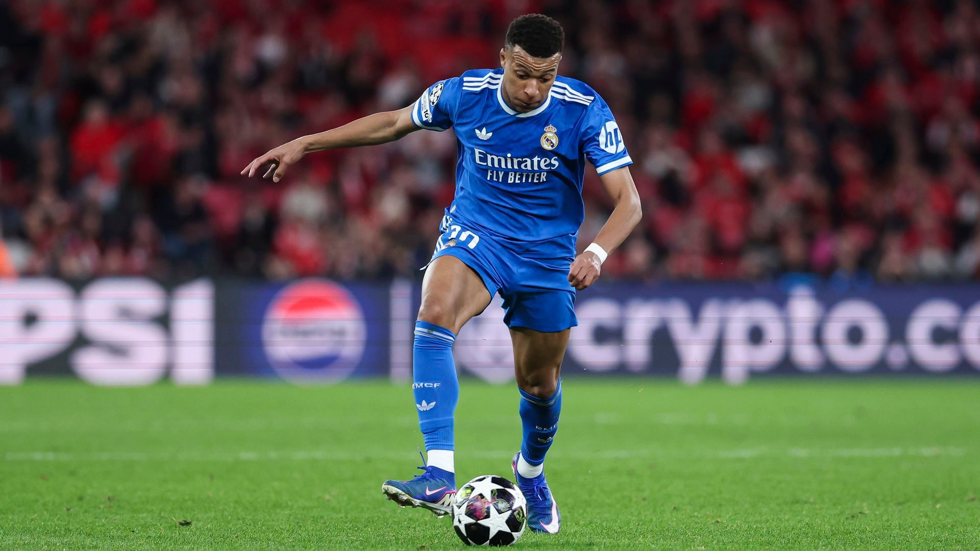 Mbappé durante el partido contra el Benfica