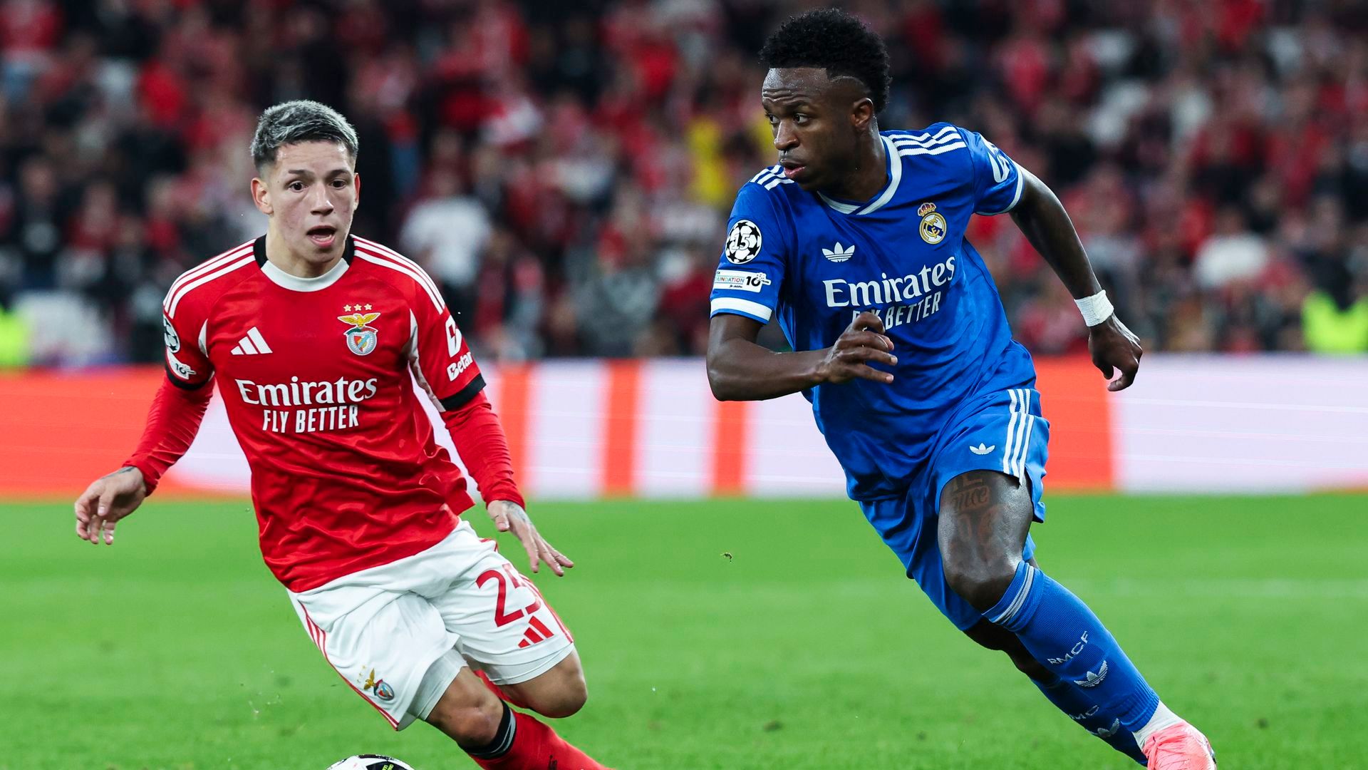 Prestianni junto a Vinicius durante el Benfica - Real Madrid.