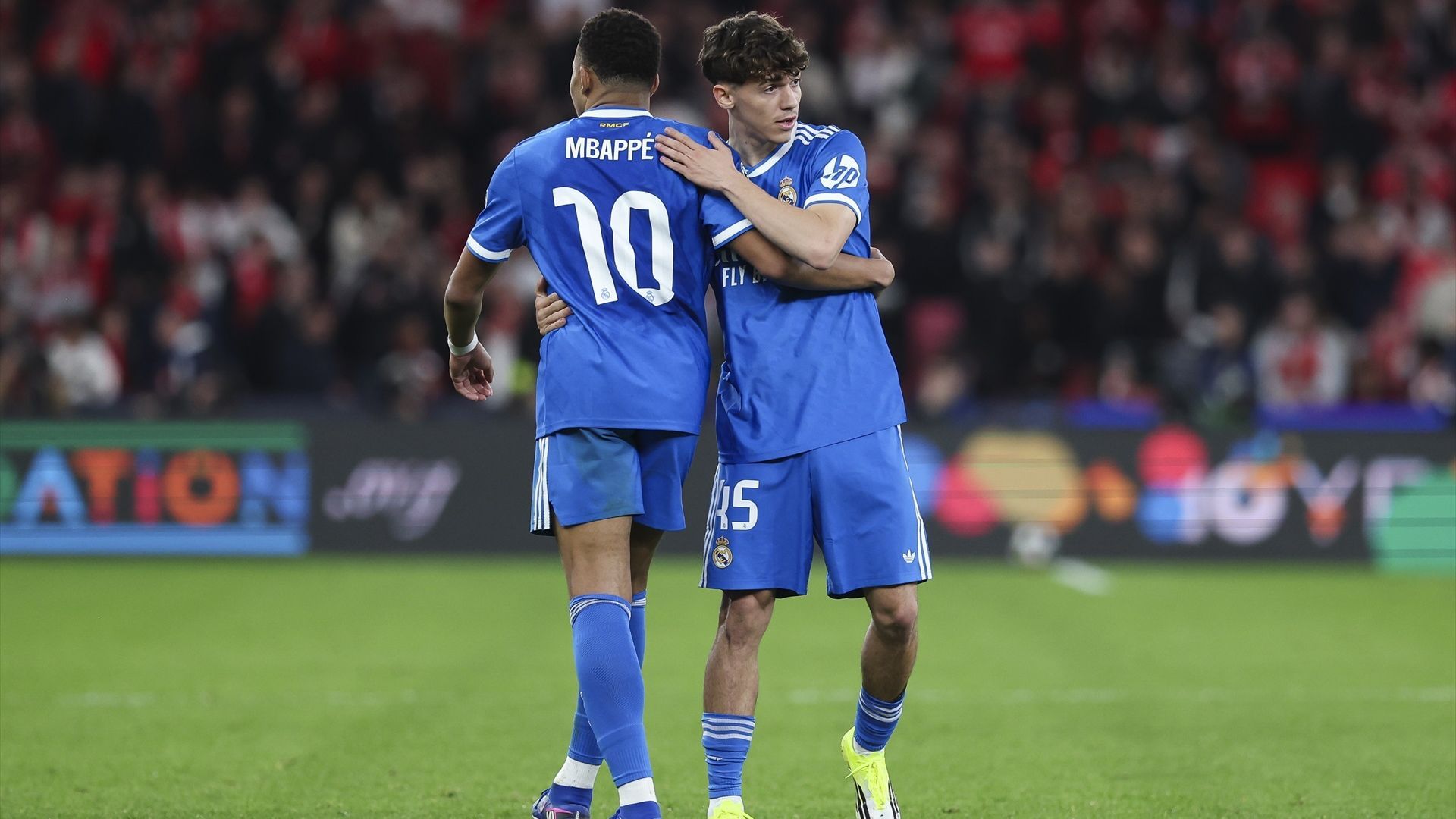 Thiago Pitarch y Kylina Mbappé en Lisboa