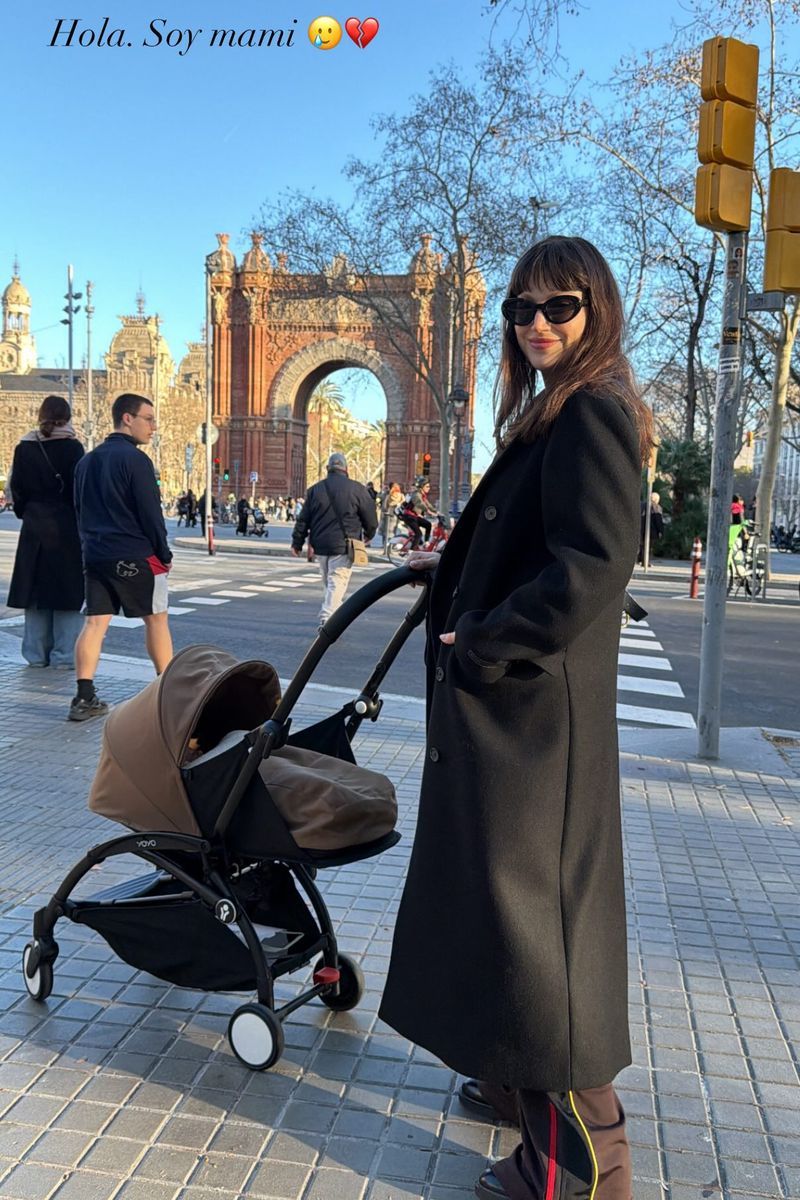 Úrsula Corberó y su hijo Dante