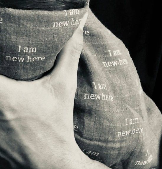 Carlos Santos presenta a su bebé