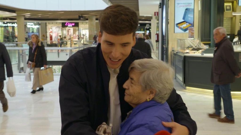 El equipo de 'Lo sabe, no lo sabe' se emociona al escuchar las palabras de una mujer sobre las pequeñas cosas de la vida