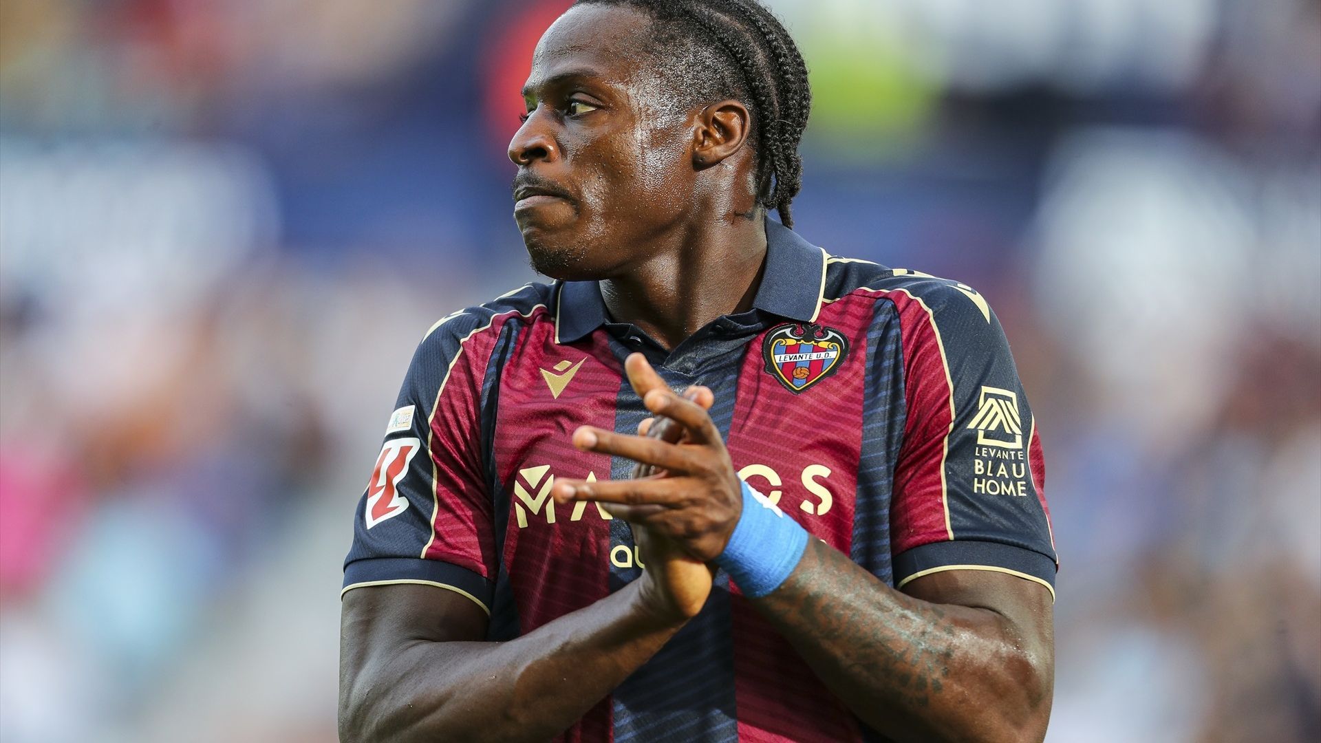 Etta Eyong, en un partido del Levante