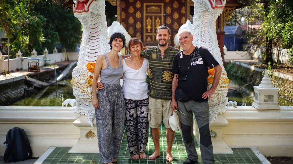 Adrián Palomino, en imágenes de su vida antes del accidente en Tailandia por el que ahora permanece en estado crítico.