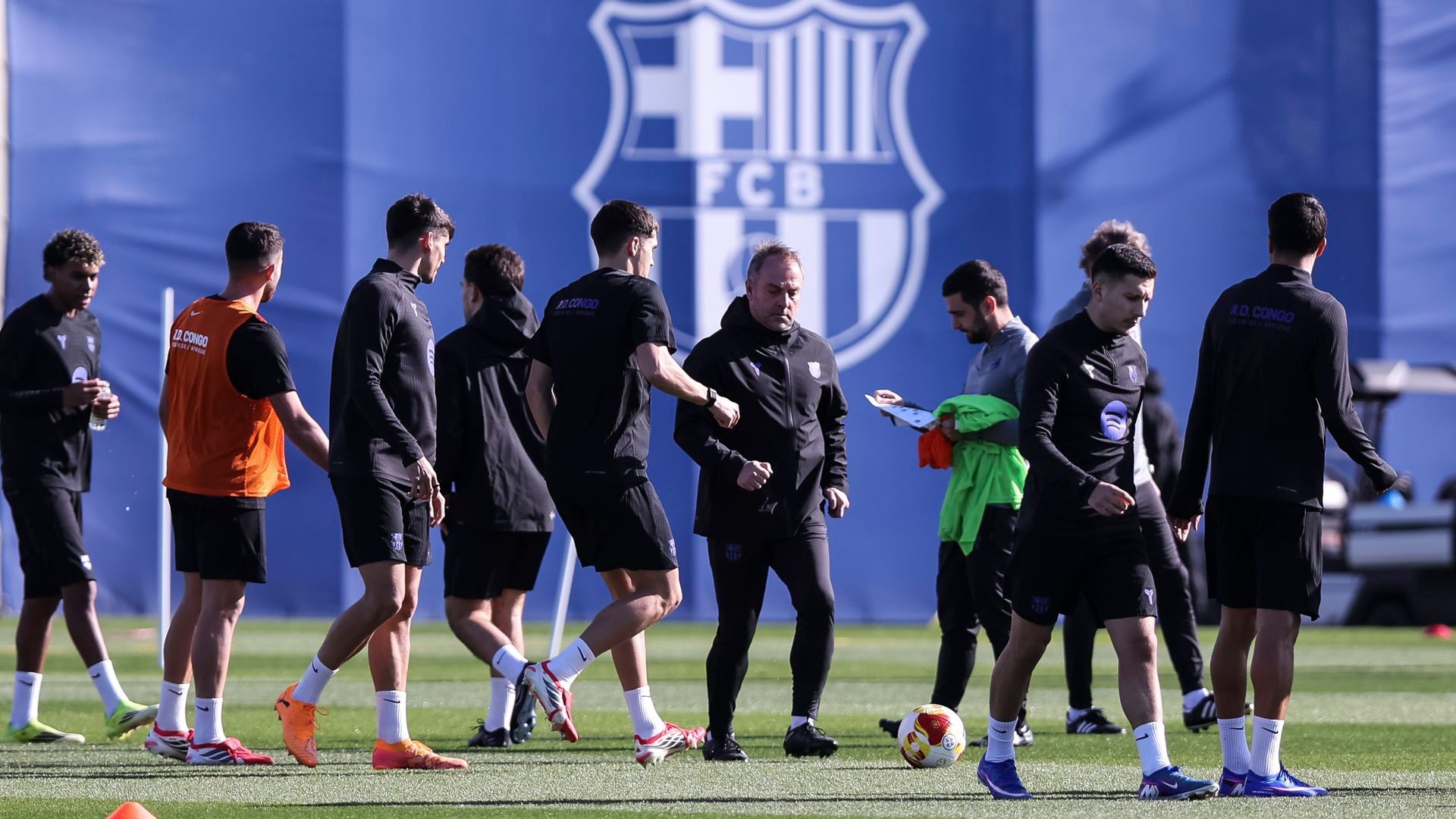 Hansi Flick durante un entrenamiento del Barcelona
