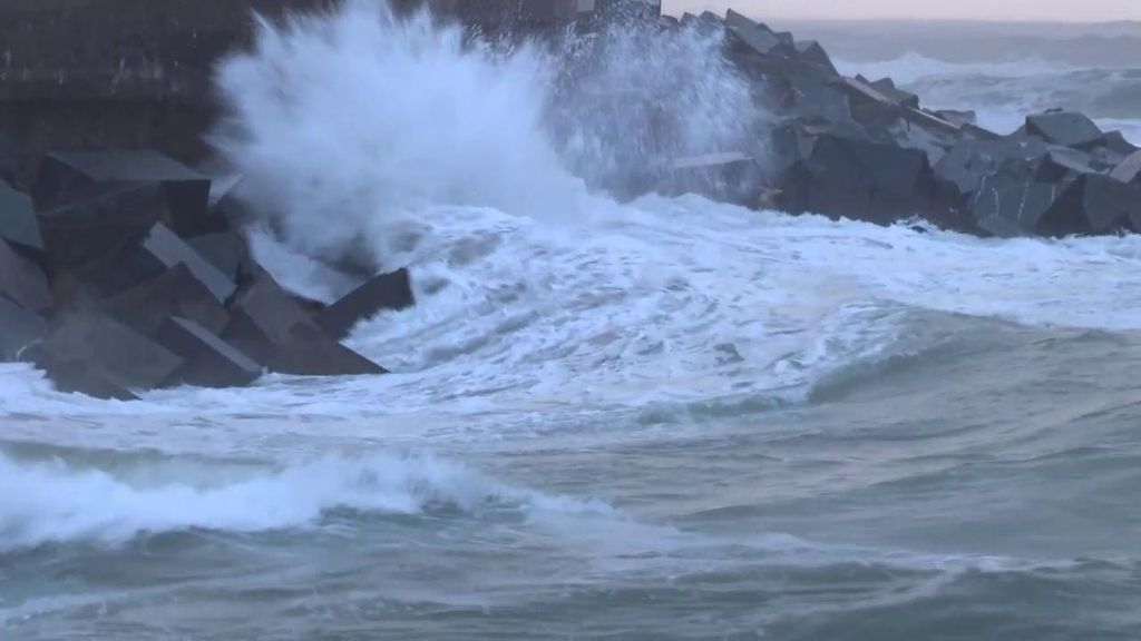 Nueve comunidades en alerta por la borrasca Pedro: en Galicia se esperan olas de hasta 7 metros