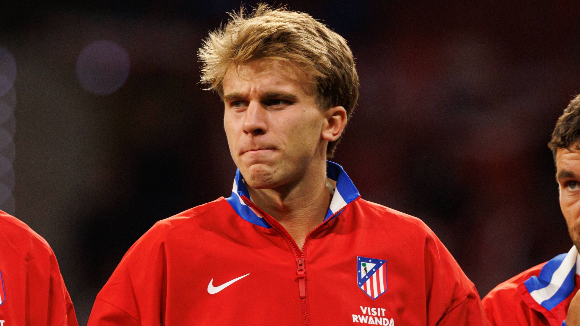 Pablo Barrios antes de un partido con el Atlético de Madrid