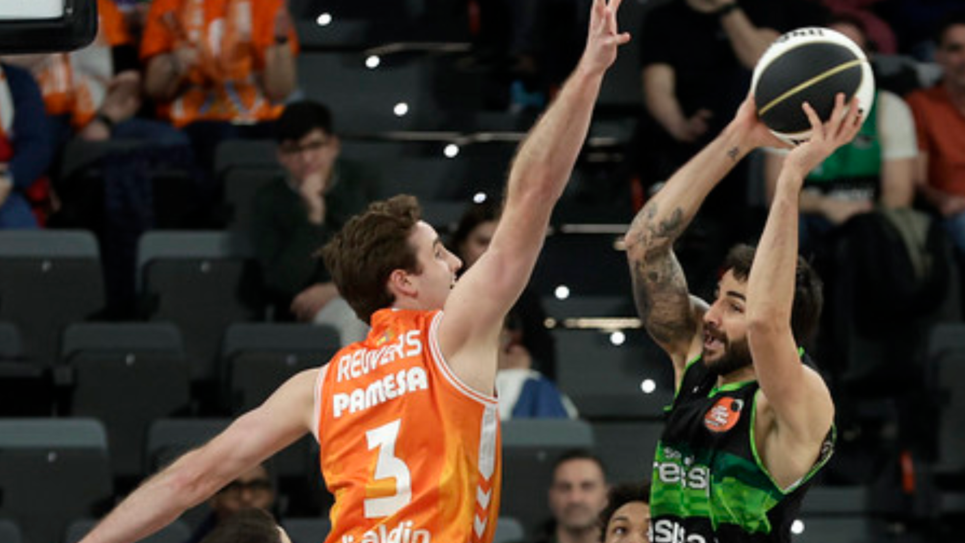 Reuvers tapa a Ricky Rubio