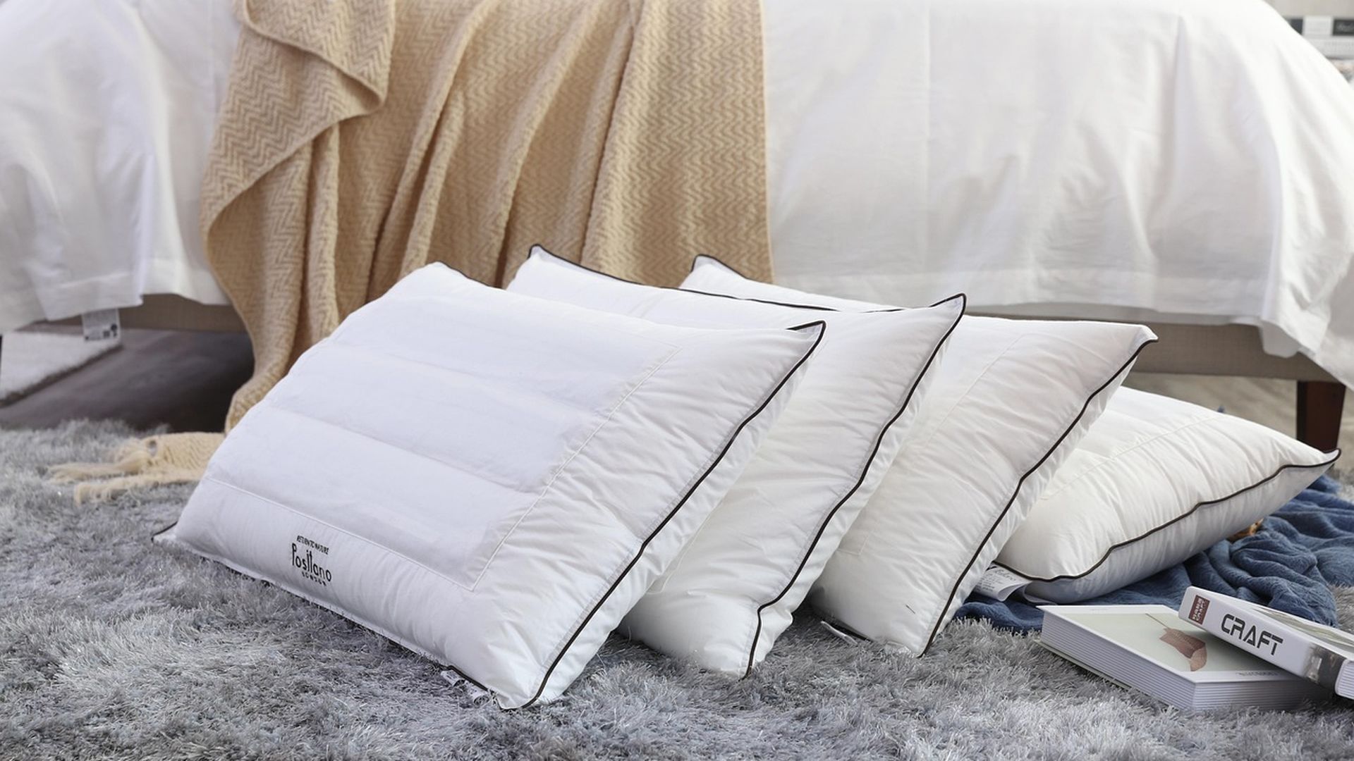 Imagen de archivo de varias almohadas