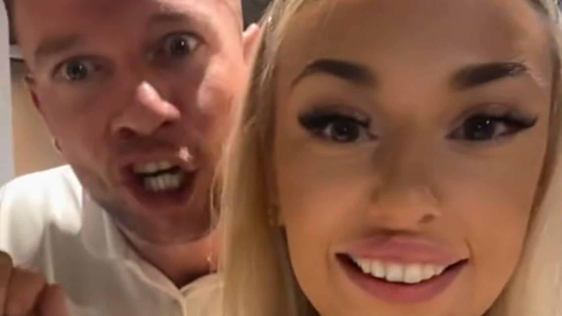 La pareja se subió a un avión rumbo a Benidorm tras ganar 5.000 libras en la lotería La pareja se subió a un avión rumbo a Benidorm tras ganar 5.000 libras en la lotería