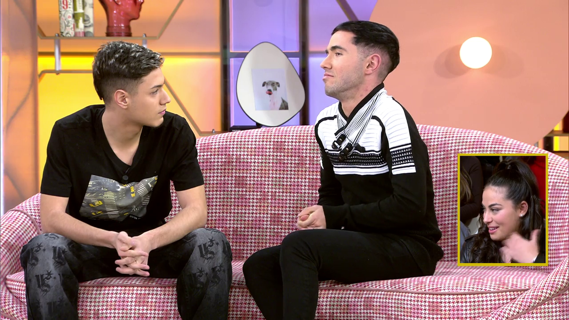 Rechaza a su mejor amigo tras confesarle su amor con la presencia de su expareja