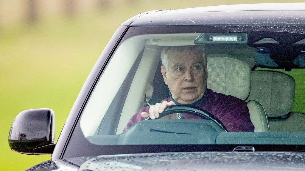 Sospechan que el expríncipe Andrés dio a Jeffrey Epstein informes confidenciales sobre oportunidades de comprar oro y uranio en Afganistán