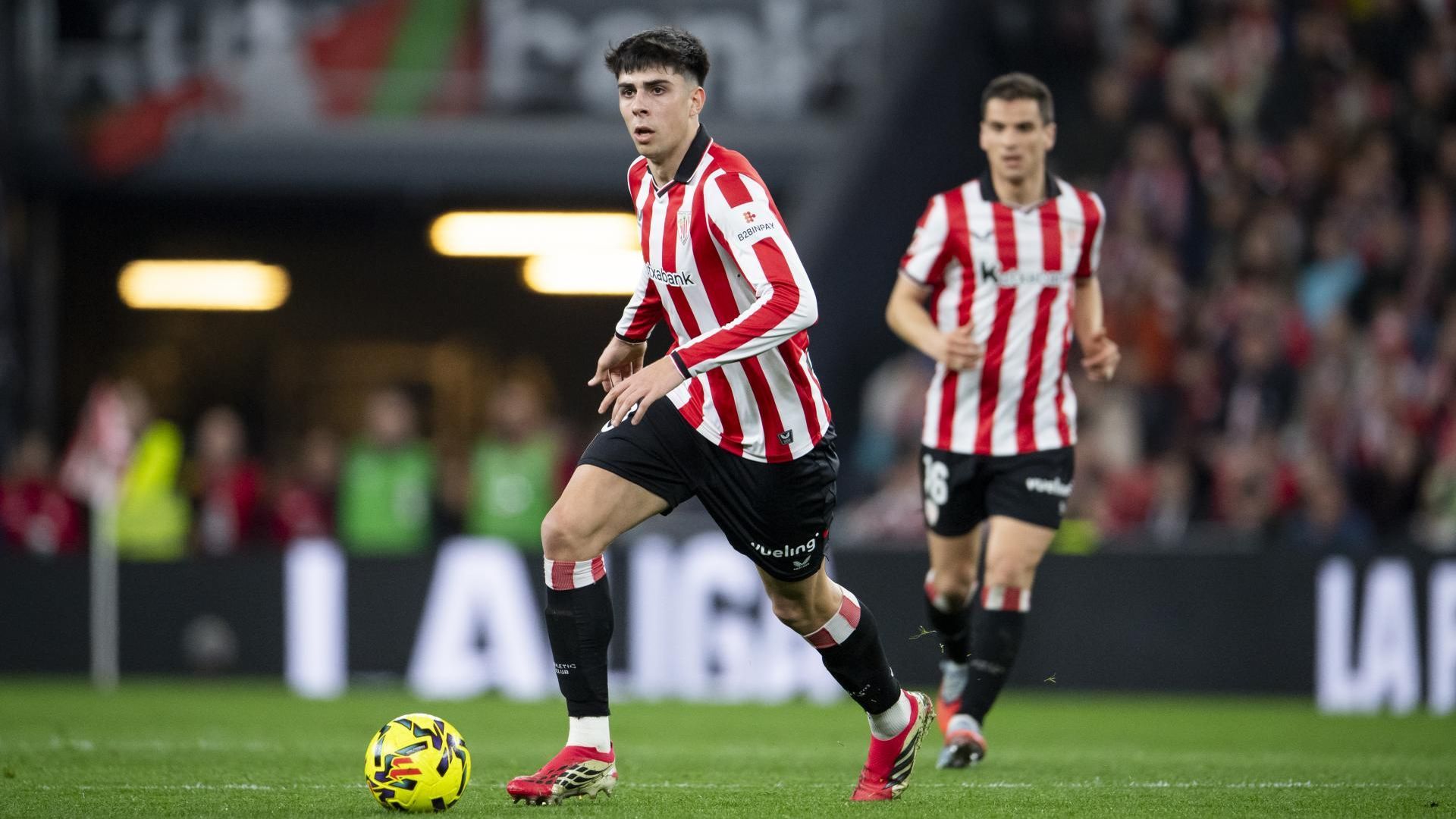 Alex Rego la conduce ante el Elche en San Mamés