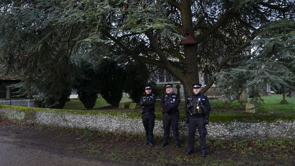 Así está siendo el tercer día consecutivo de los registros en la residencia del expríncipe Andrés en Windsor