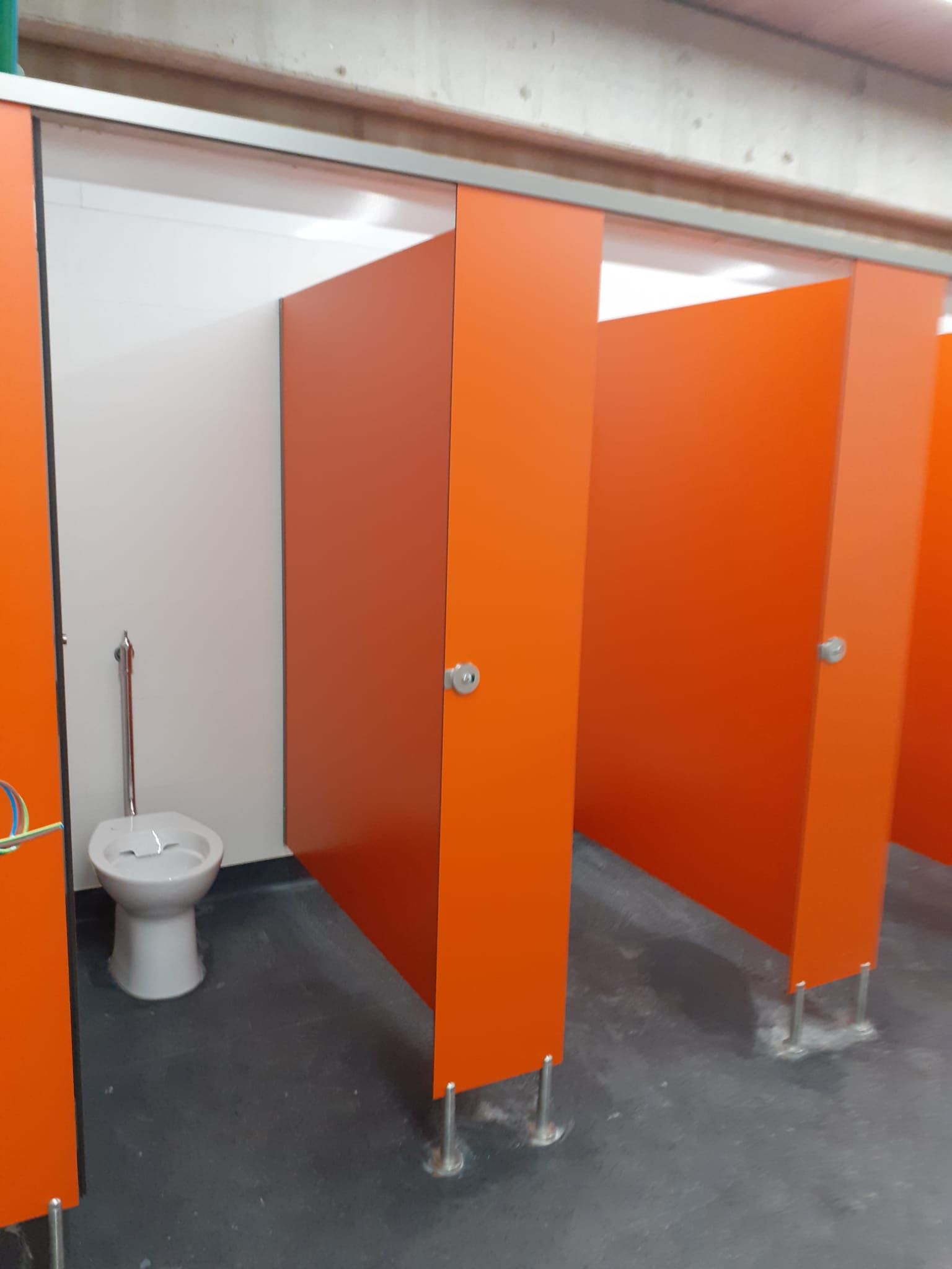 Así son los baños del Nou Mestalla