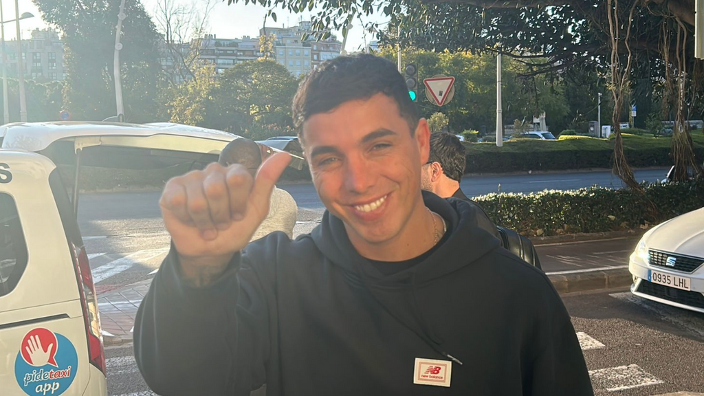 Renzo Saravia ya está en Valencia