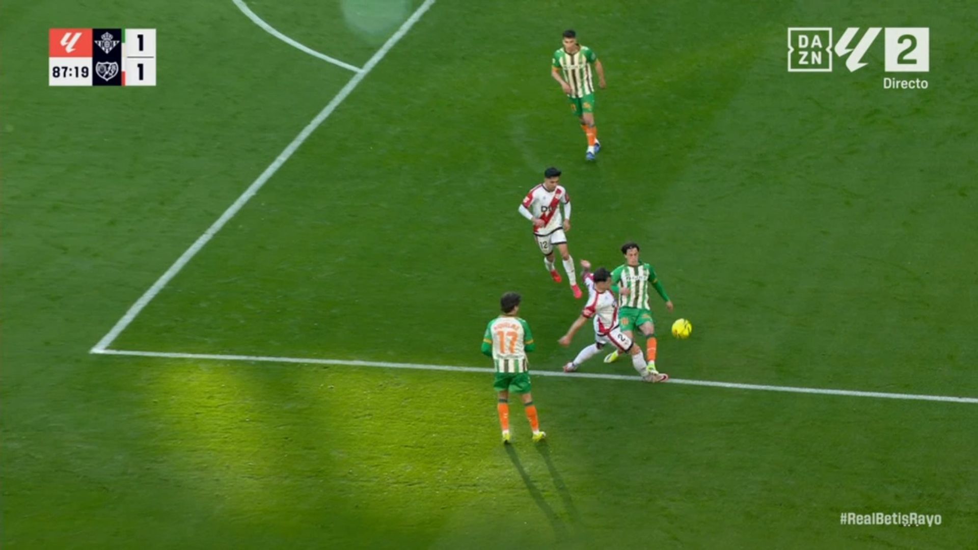 Revisión de la falta de Valentín Gómez ante el Rayo