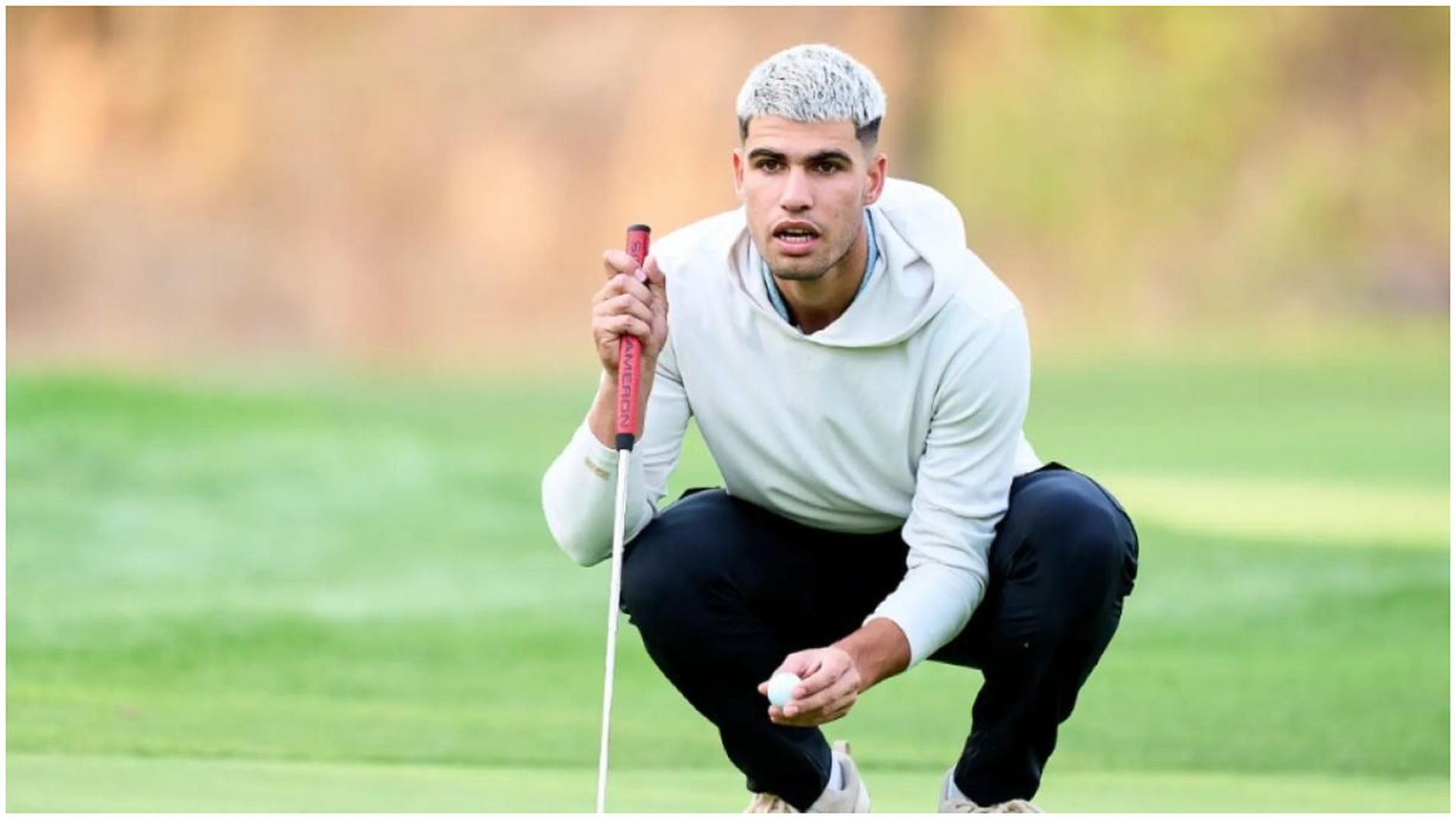 Carlos Alcaraz jugando al golf Carlos Alcaraz jugando al golf