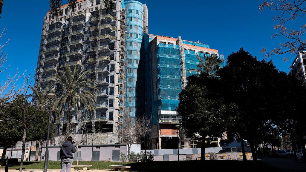 Homenajean a las víctimas del incendio del edificio de Campanar en Valencia en el segundo aniversario de la tragedia