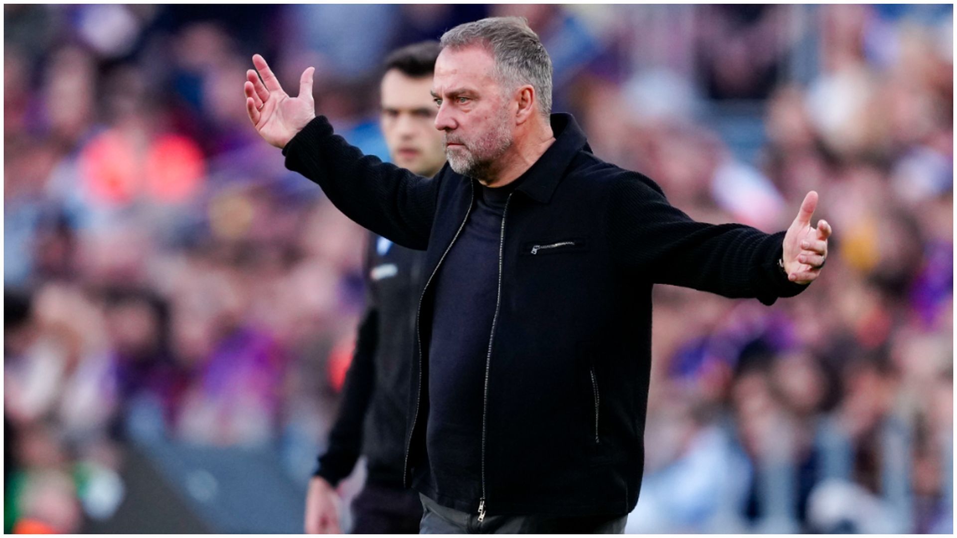 Hansi Flick, durante el Barça - Levante