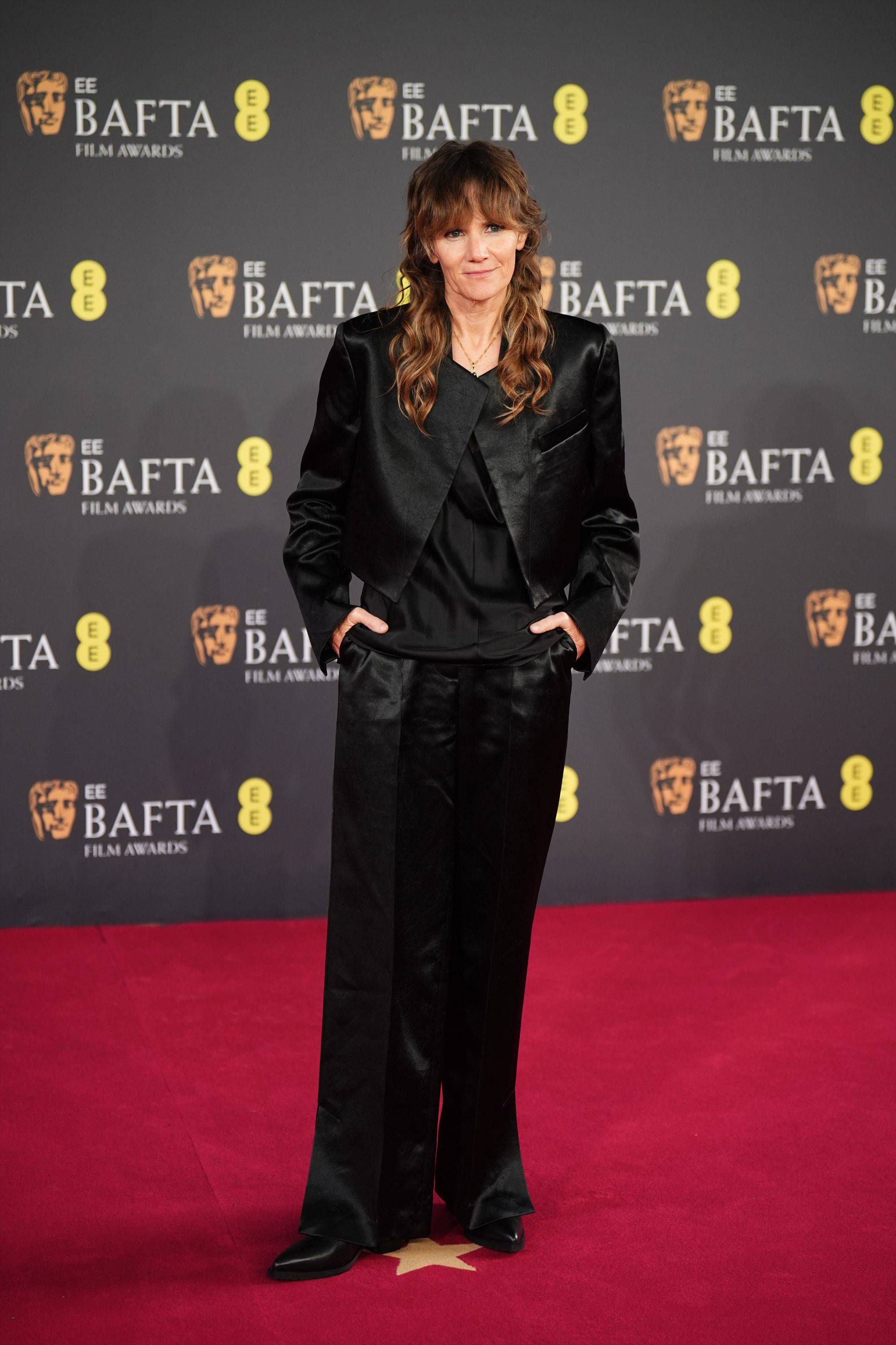 Monique Champagne en la alfombra roja de los Bafta 2026