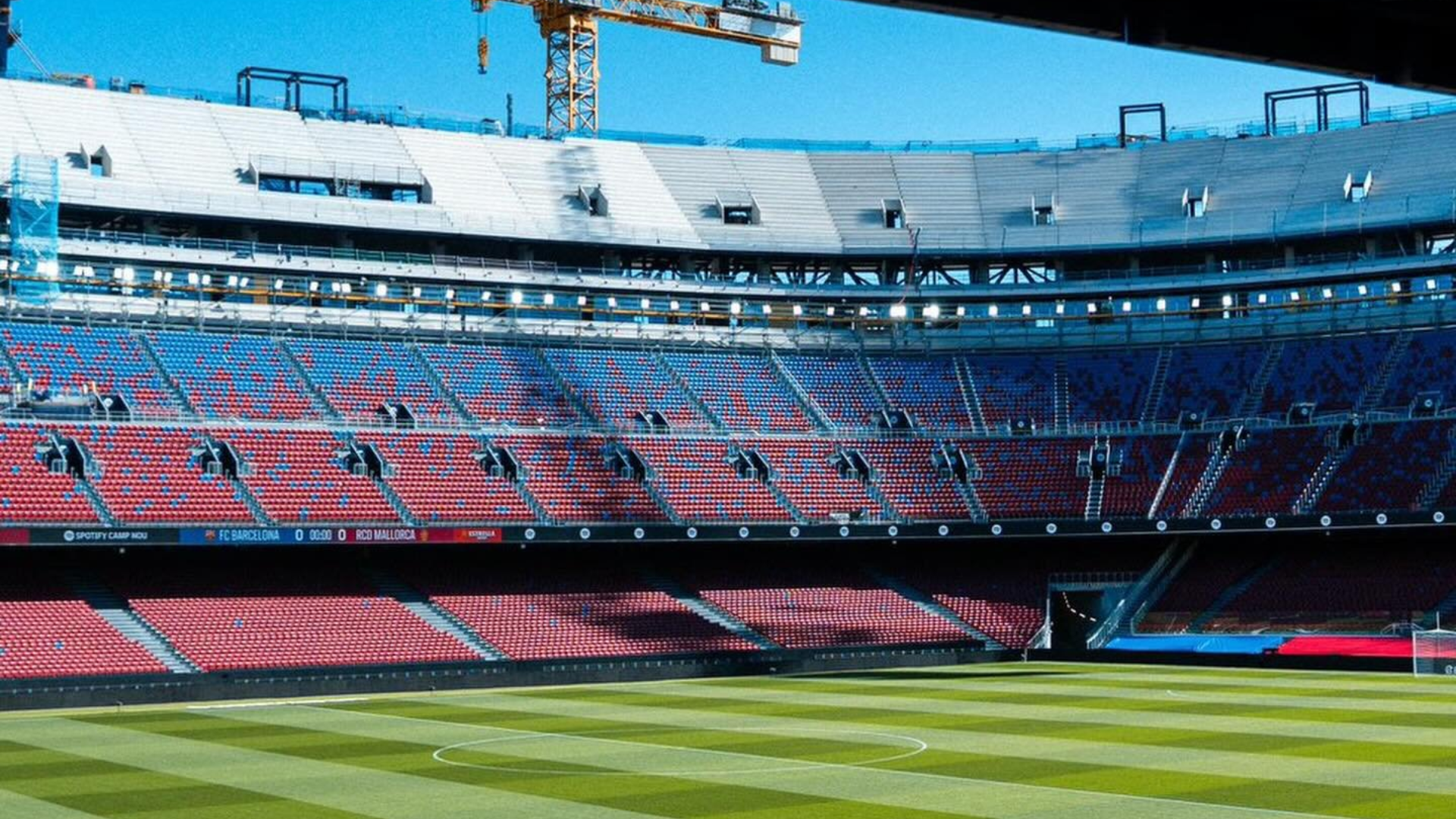 Obras en la tercera gradería del Camp Nou