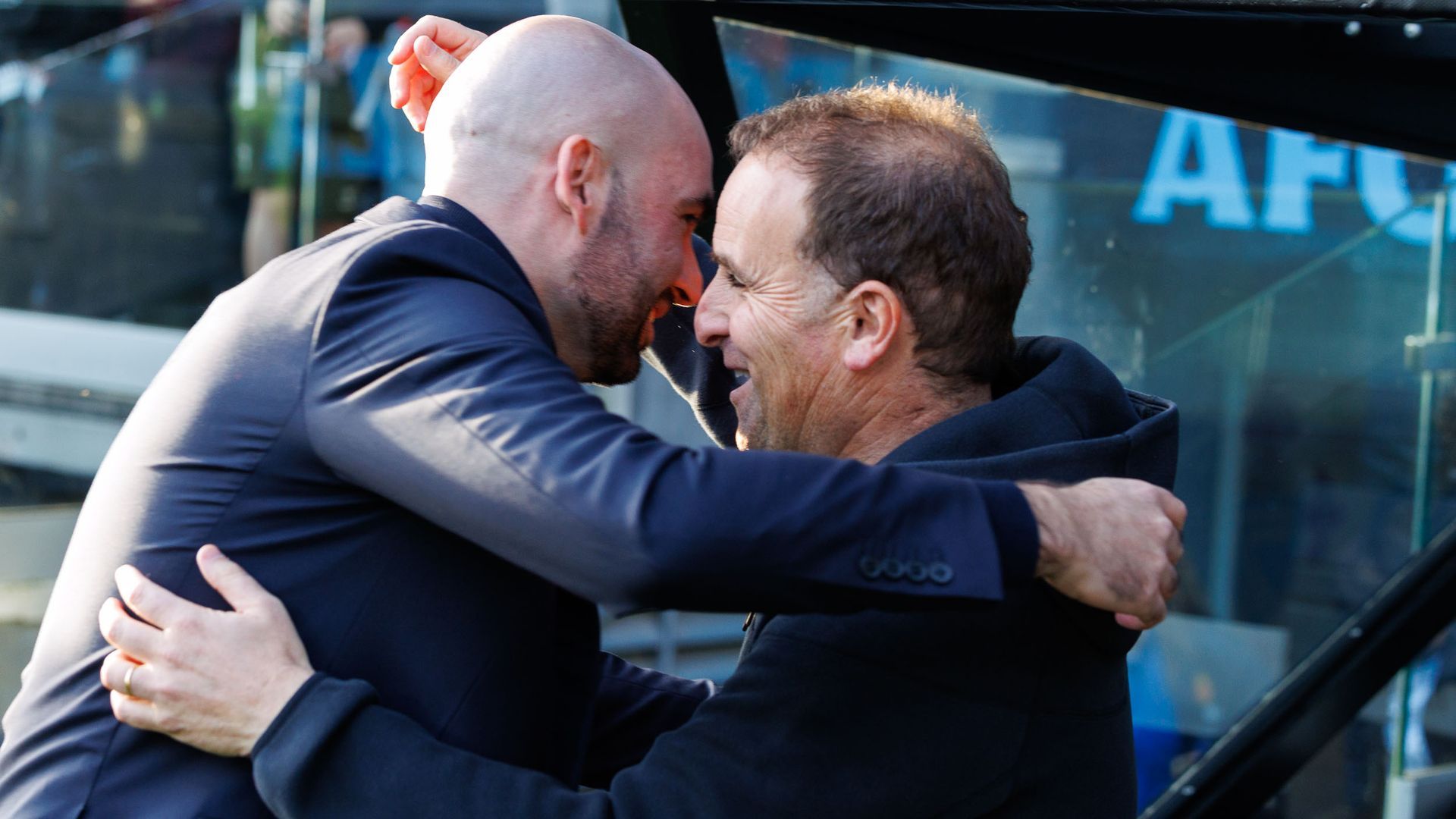 Saludo entre Claudio Giráldez y Jagoba Arrasate en el Celta-Mallorca