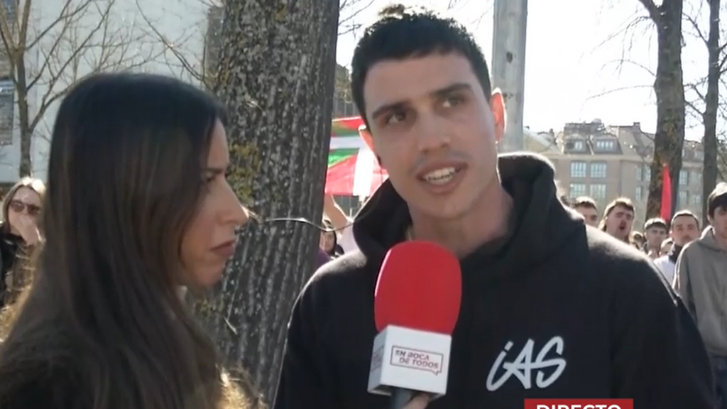 Estudiantes se manifiestan contra el acto de Vox en la UPV: “No aceptaremos que se difundan ideas fascistas”