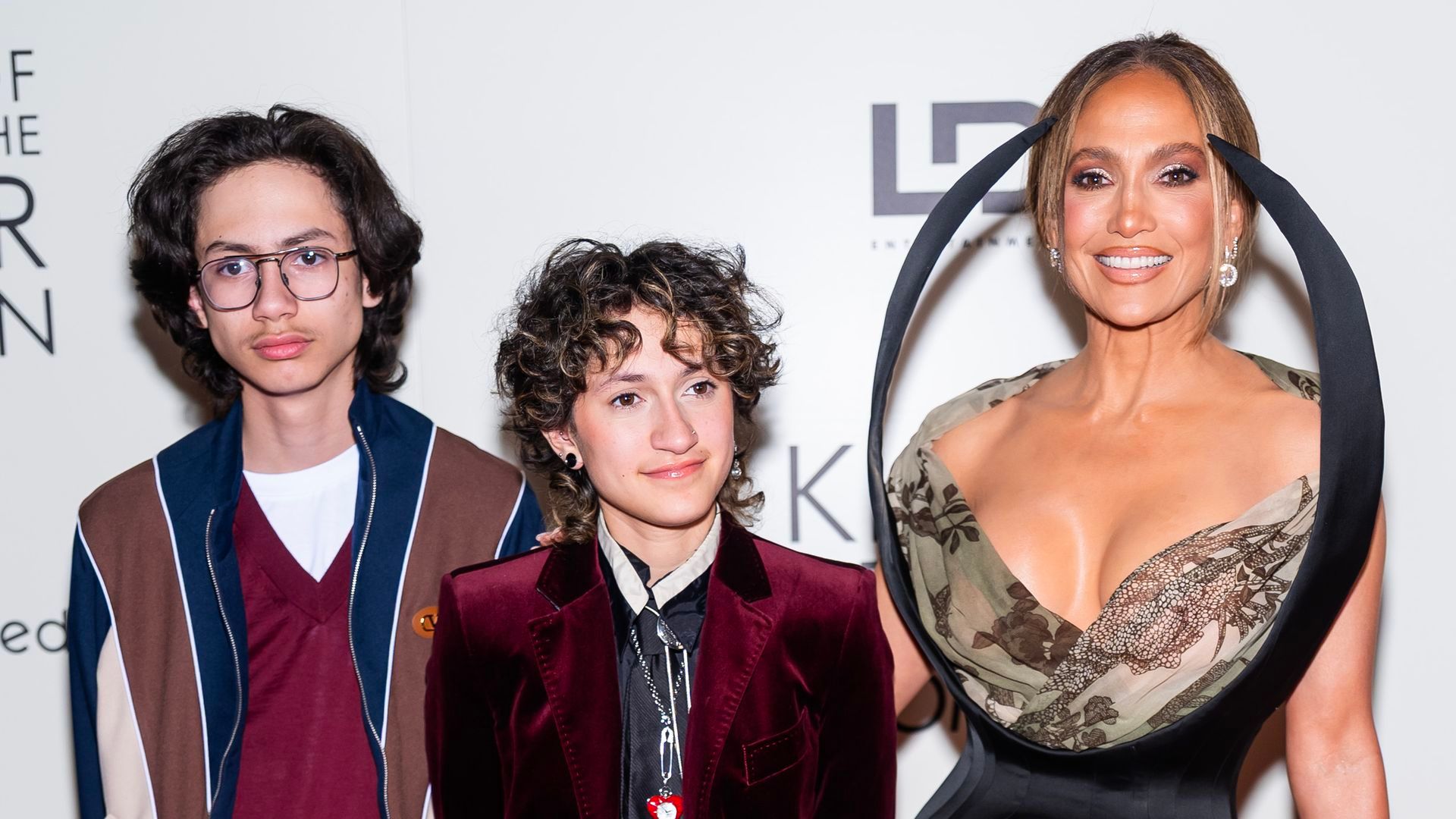 Jennifer López junto a sus hijos, Max y Emme Jennifer López junto a sus hijos, Max y Emme