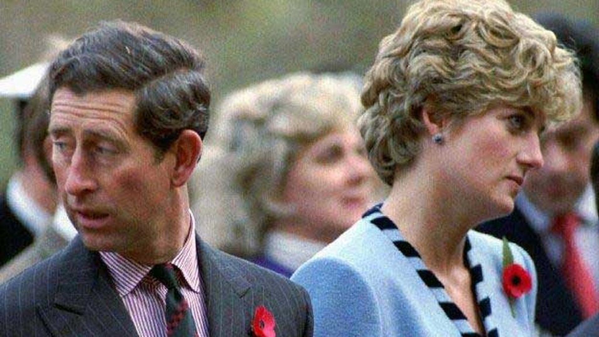 La carta en la que la reina Isabel II le exigió a Lady Di que se divorciara del príncipe Carlos La carta en la que la reina Isabel II le exigió a Lady Di que se divorciara del príncipe Carlos