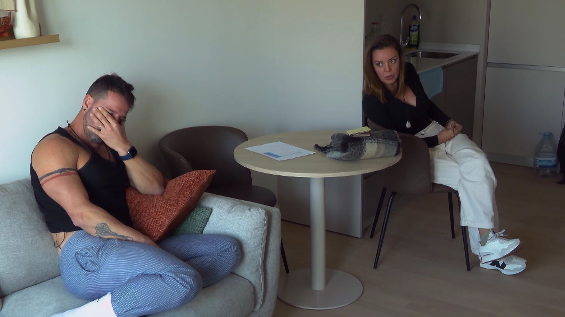 La primera crisis de Ana y Luija acaba con su primera gran noche de pasión bajo las sábanas: "¿Esto es verdad?"