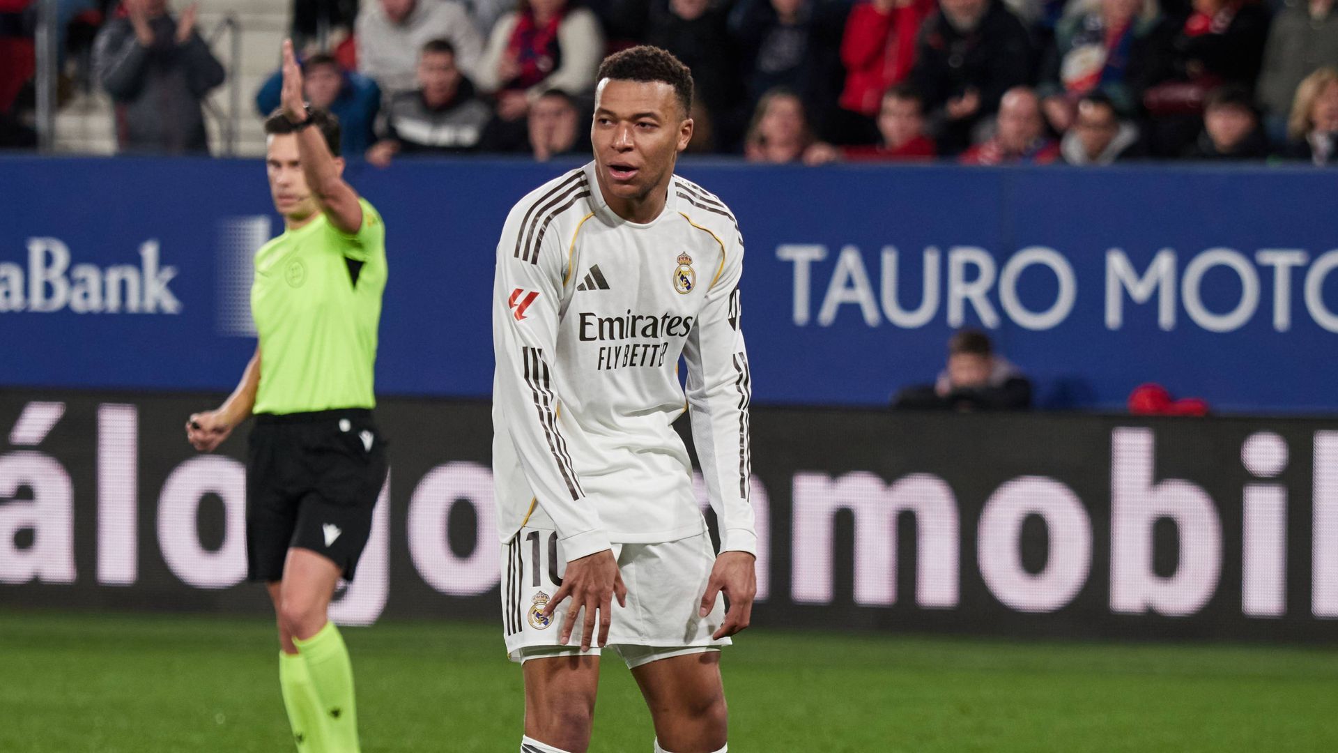 Mbappé durante el partido contra Osasuna Mbappé durante el partido contra Osasuna
