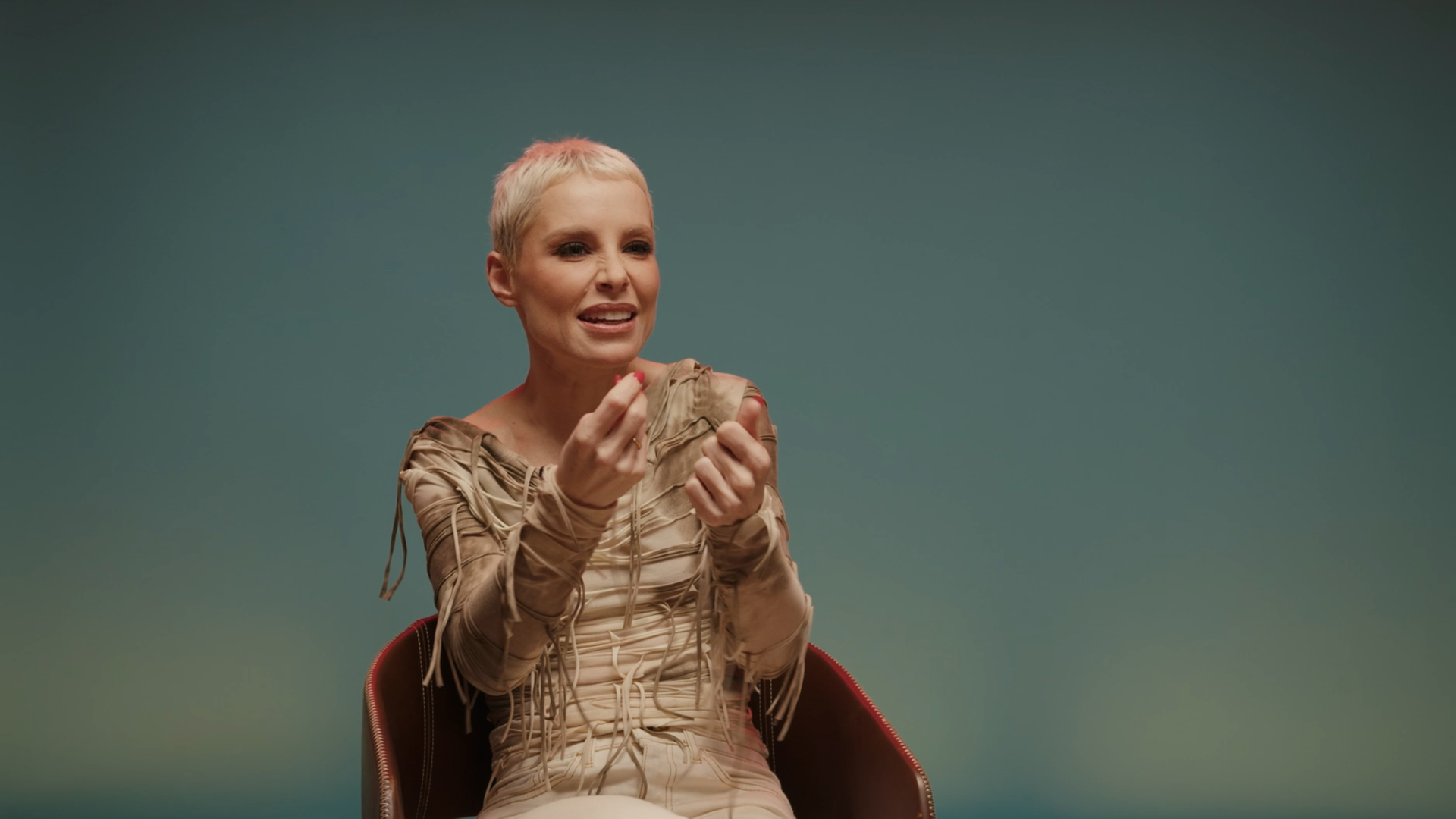 Soraya Arnelas explica si se ha sentido exigida por su imagen y la rutina de belleza que sigue en casa