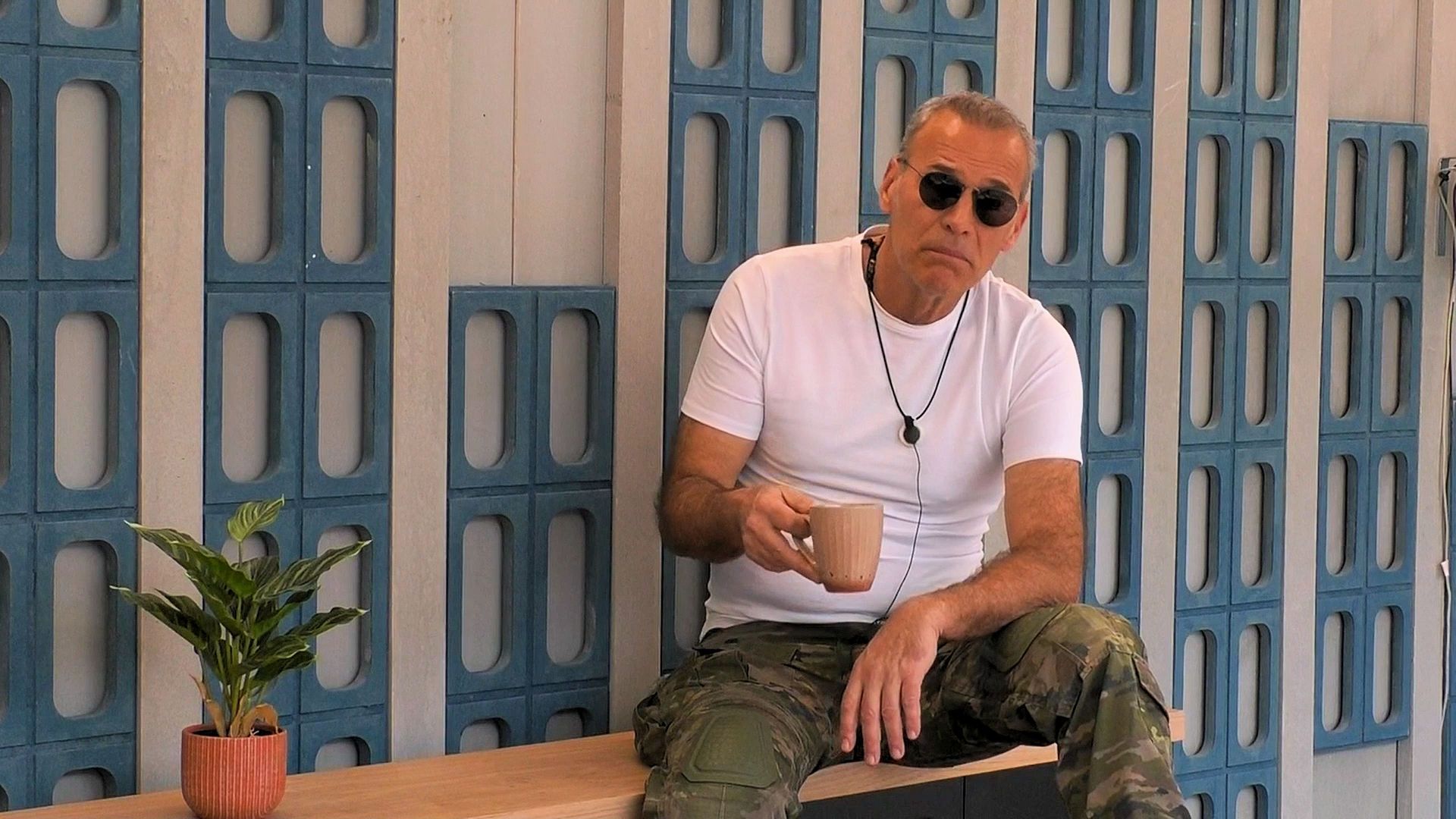 Carlos Lozano en uno de sus monólogos a la cámara