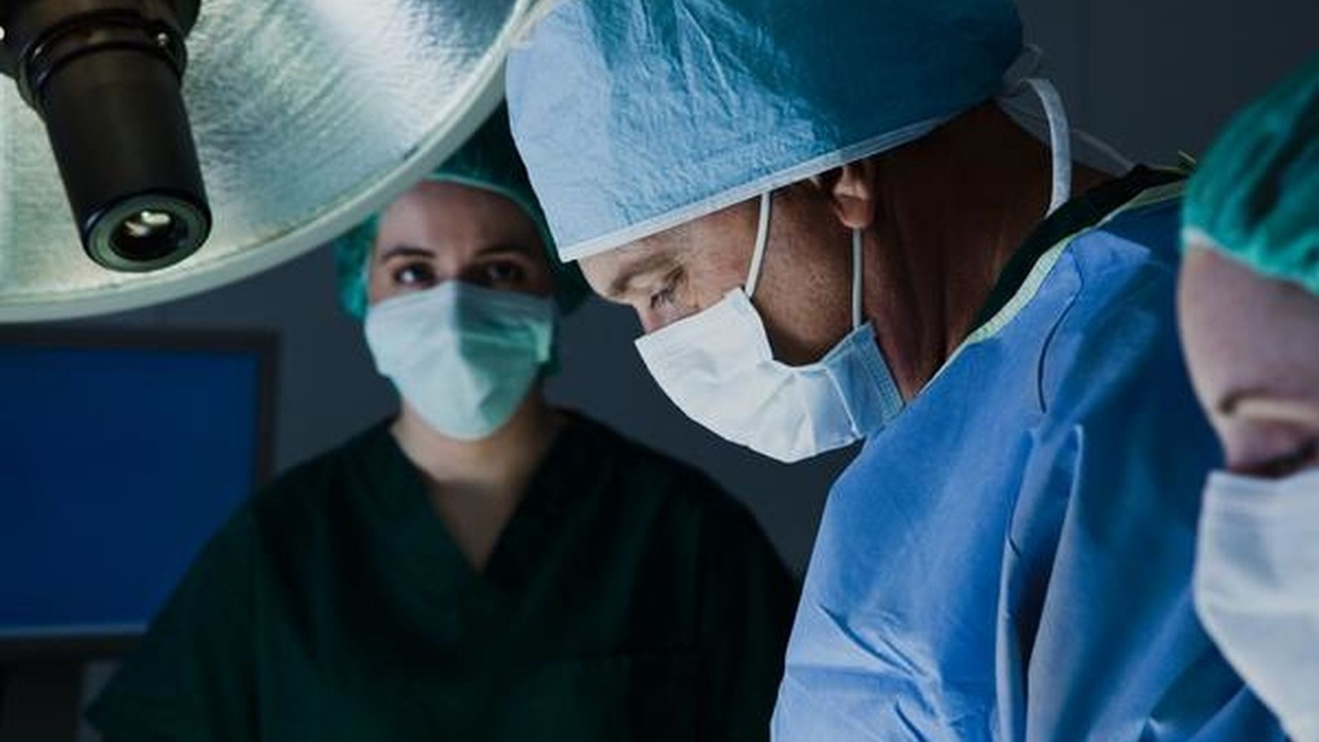 Cirujanos en quirófano. Foto: GTRES Cirujanos en quirófano. Foto: GTRES