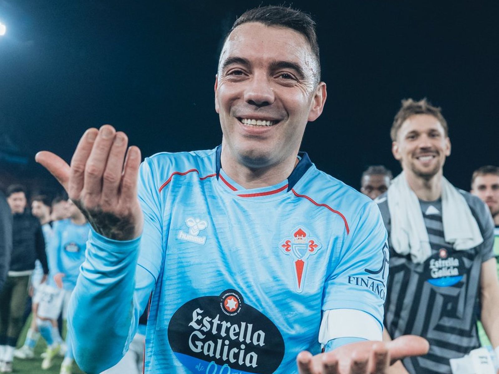 Iago Aspas celebra la victoria haciendo el six-seven