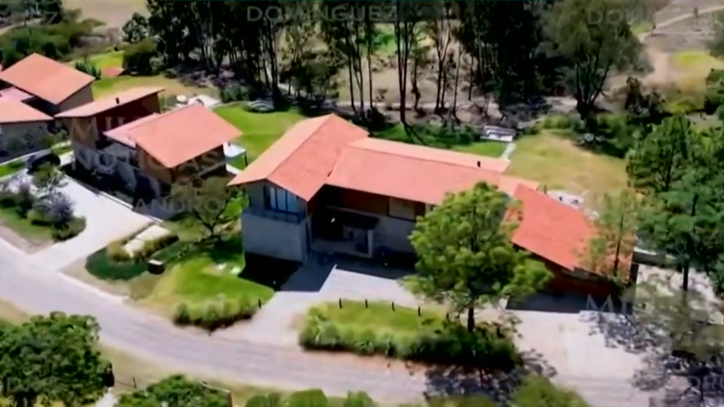 Las imágenes de la Tapalpa, la guardia de 'El Mencho': desde un pequeño altar hasta un medicamento para tratar una enfermedad renal