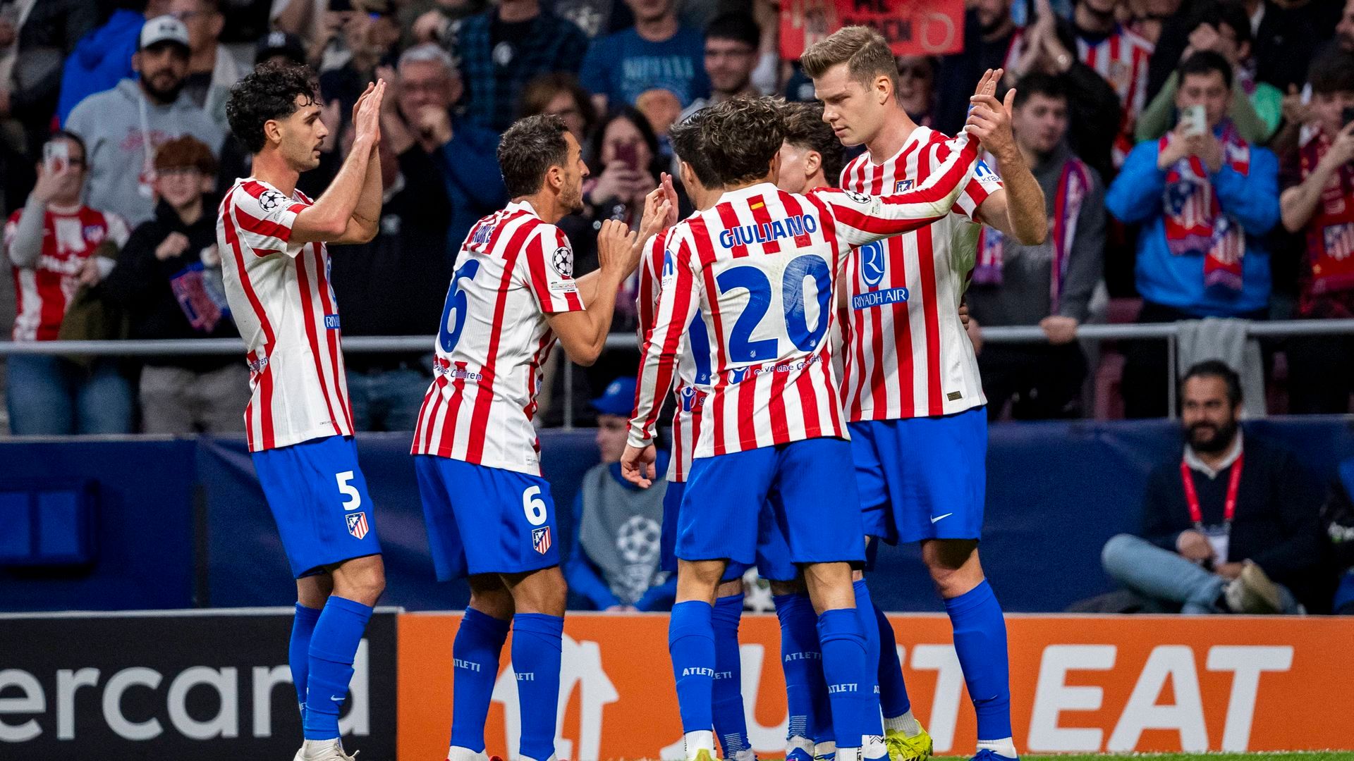 Los jugadores celebran el gol de Sorloth