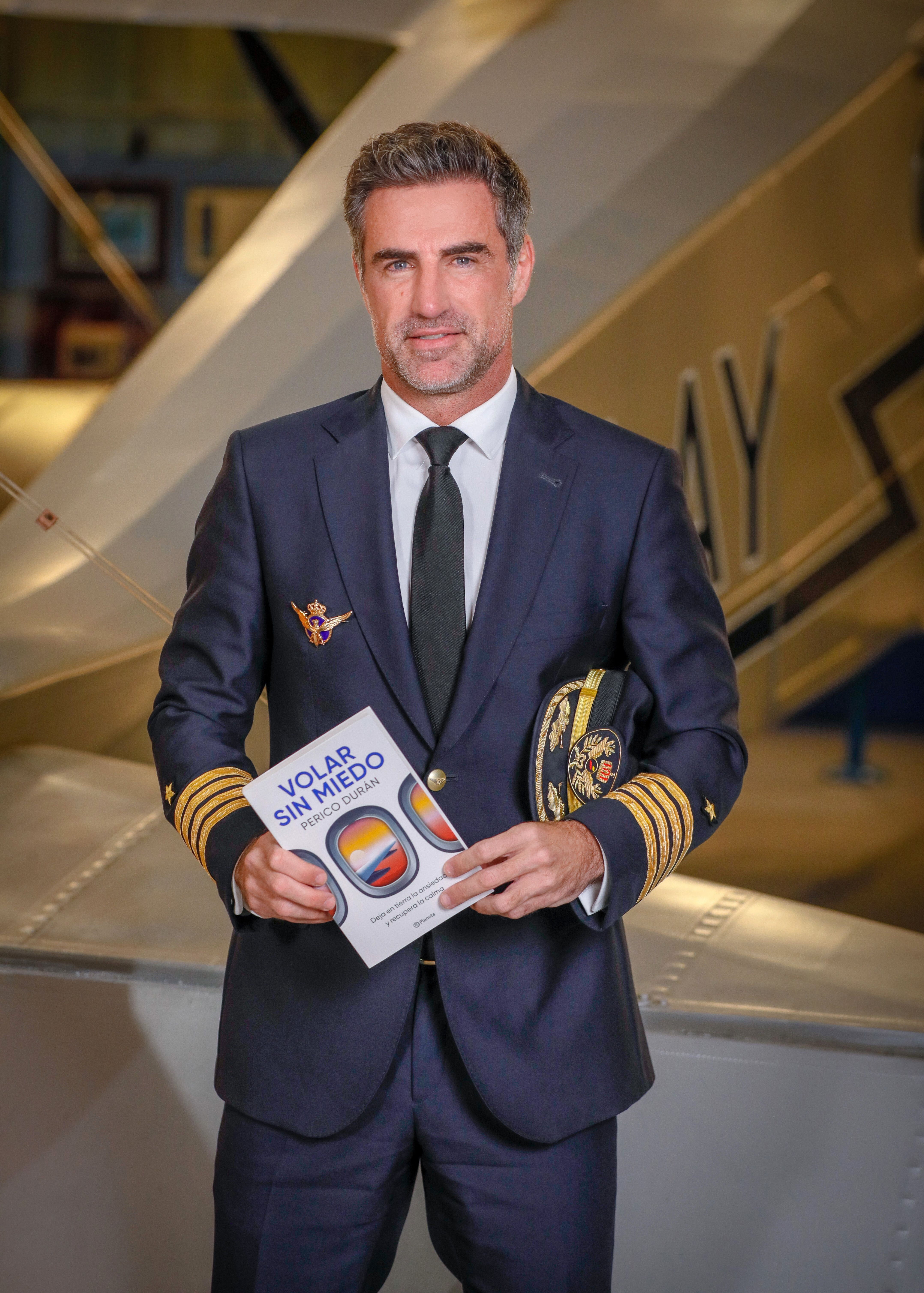 Perico Durán presentando su libro