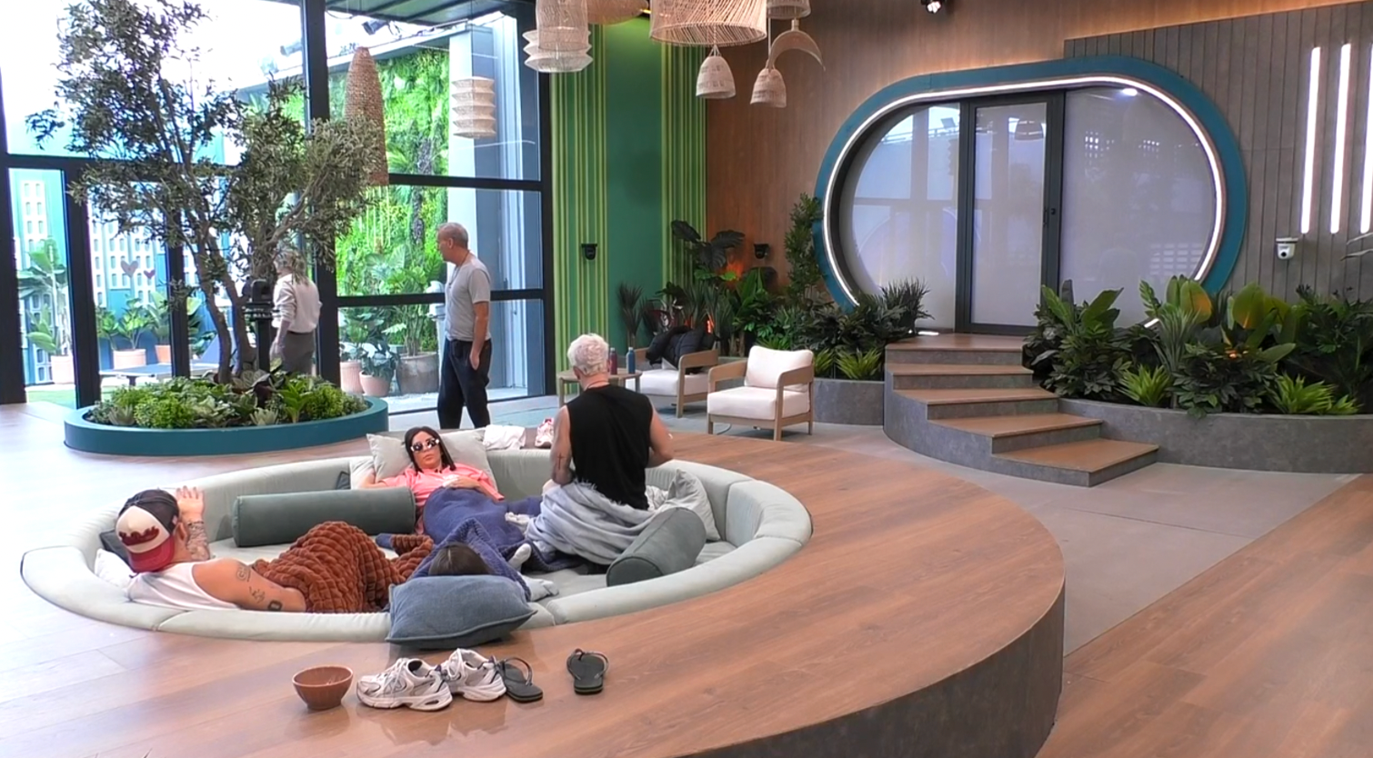 Repartiendo los papeles del juego