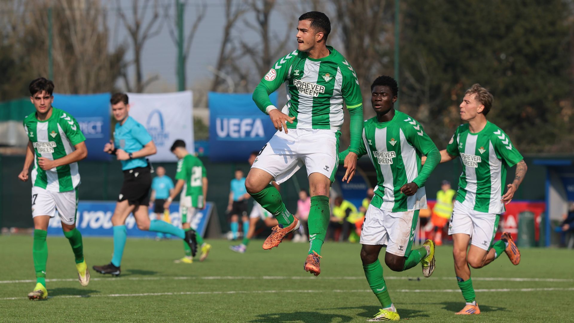 Rodrigo Marina celebra uno de sus goles ante el Inter