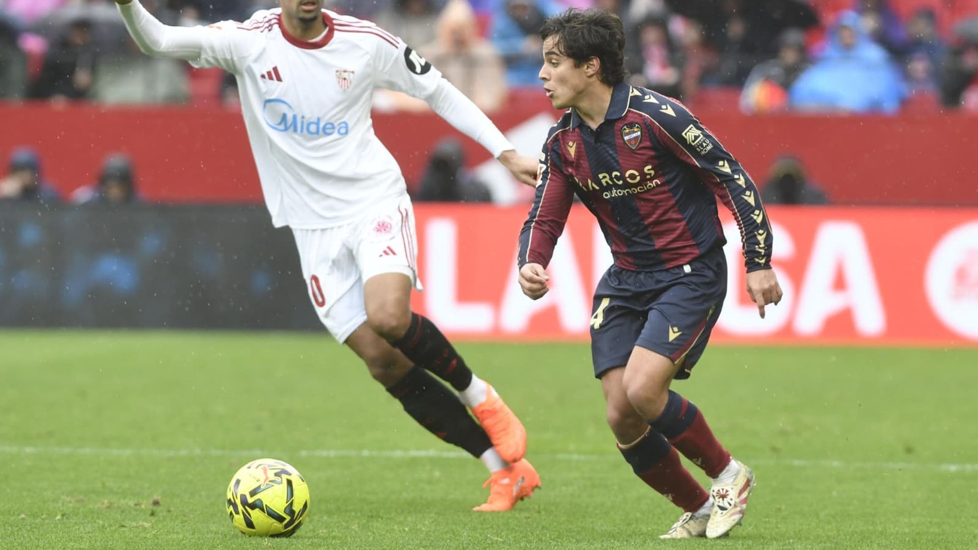 Carlos Álvarez, en el Sevilla-Levante